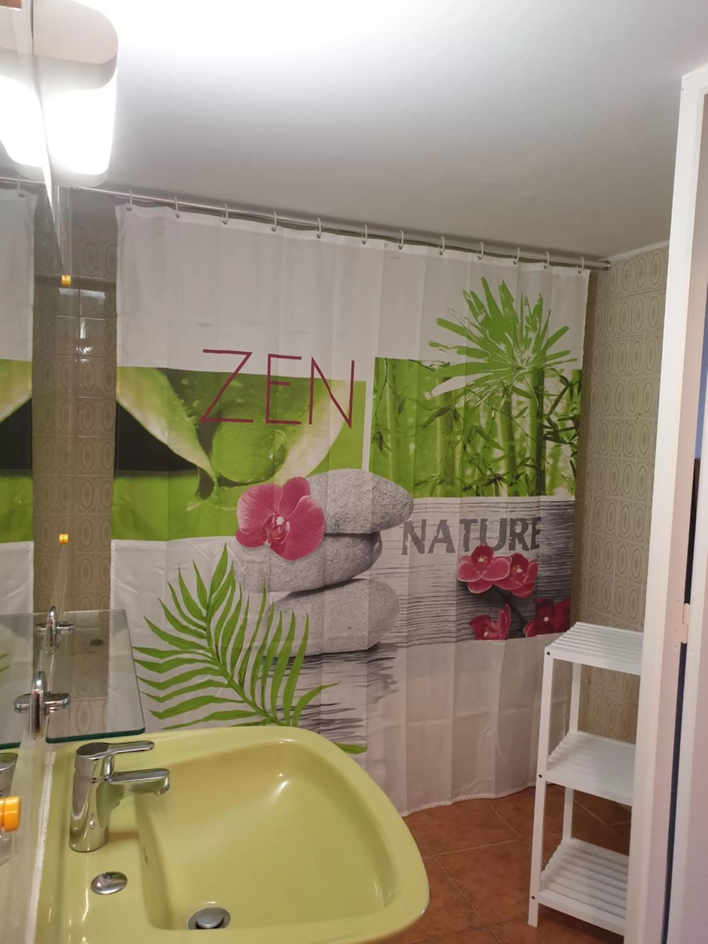 Bathroom in Les Gîtes de la Lézarde