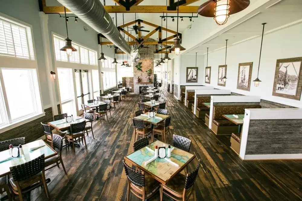 Restaurant/places to eat in The Beach Club at Charleston Harbor Resort and Marina Restaurant/places to eat in The Beach Club at Charleston Harbor Resort and Marina