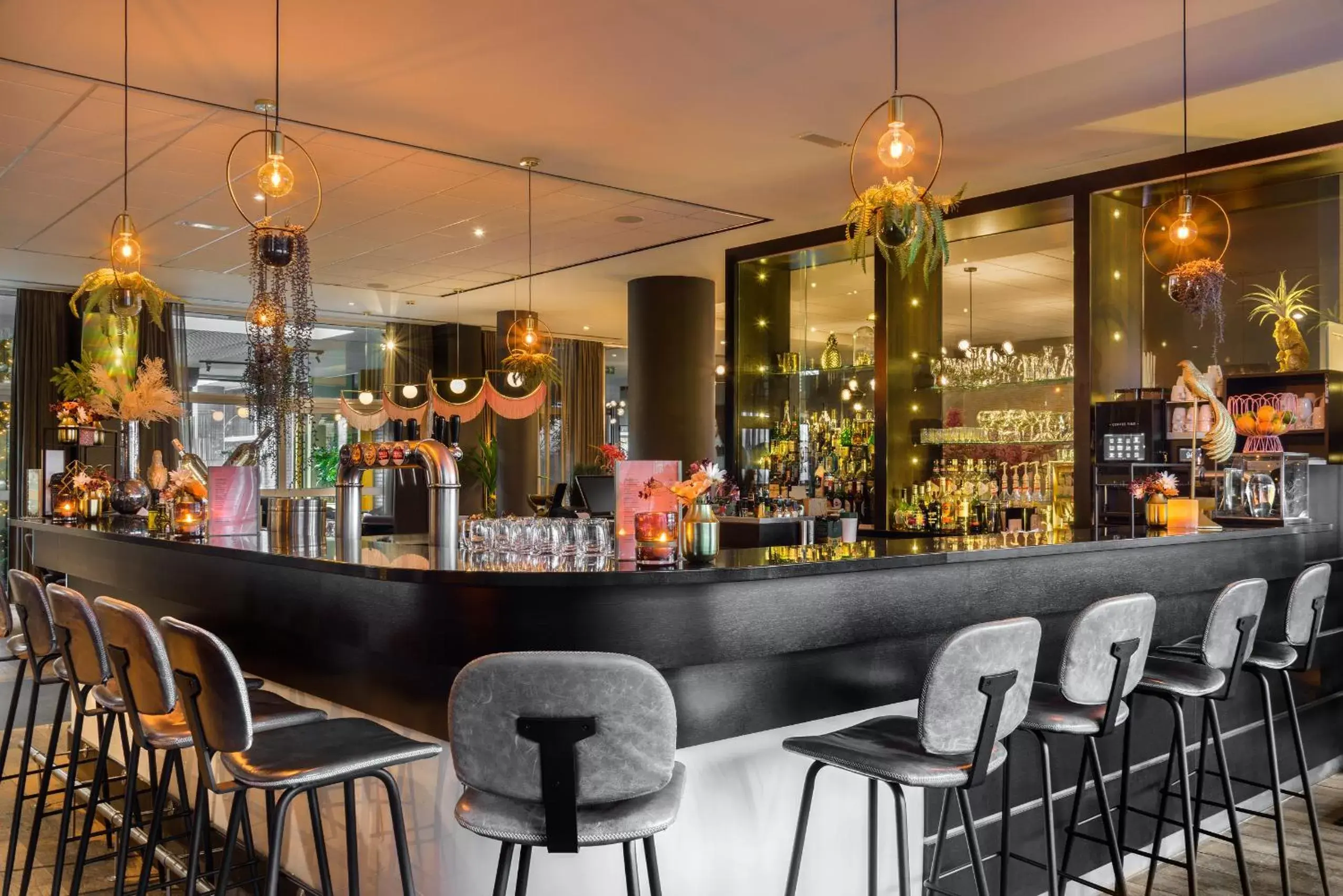 Lounge or bar, Lounge/Bar in Van der Valk Hotel Brussels Airport