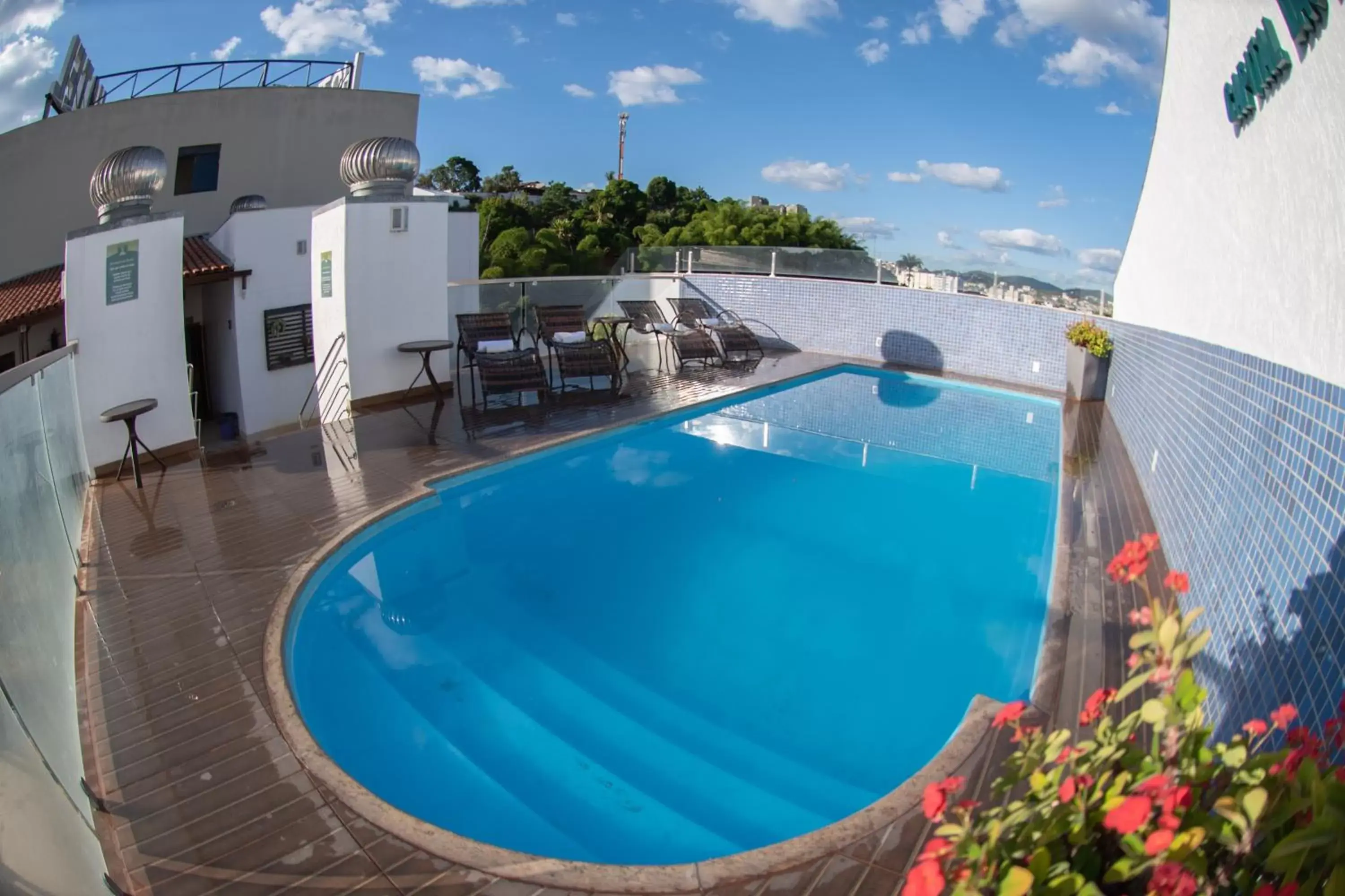 Property building, Swimming Pool in Hotel Capital Das Pedras