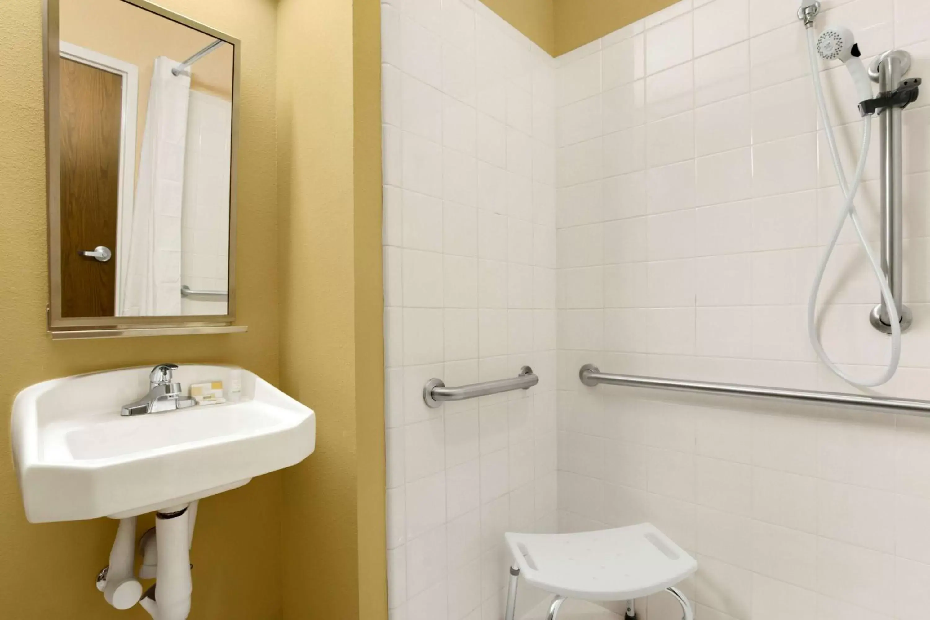 Bathroom in Microtel Inn & Suites by Wyndham