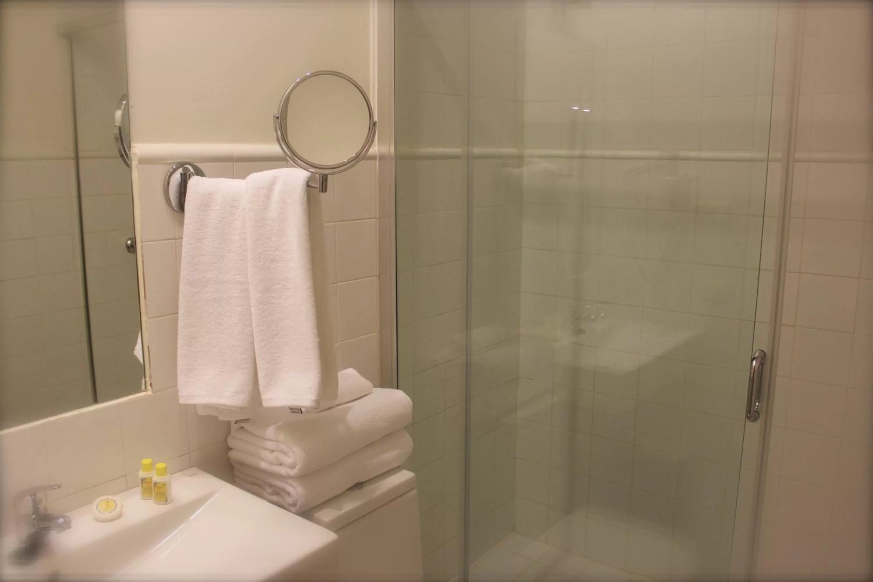 Shower in Casa Urbana Suites