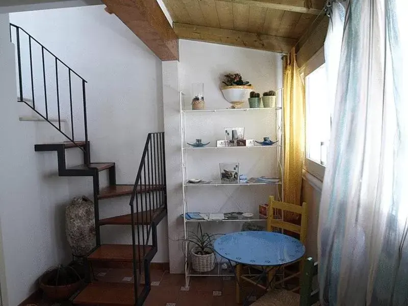 Communal lounge/ TV room, Dining Area in B&B Casa Dorsi