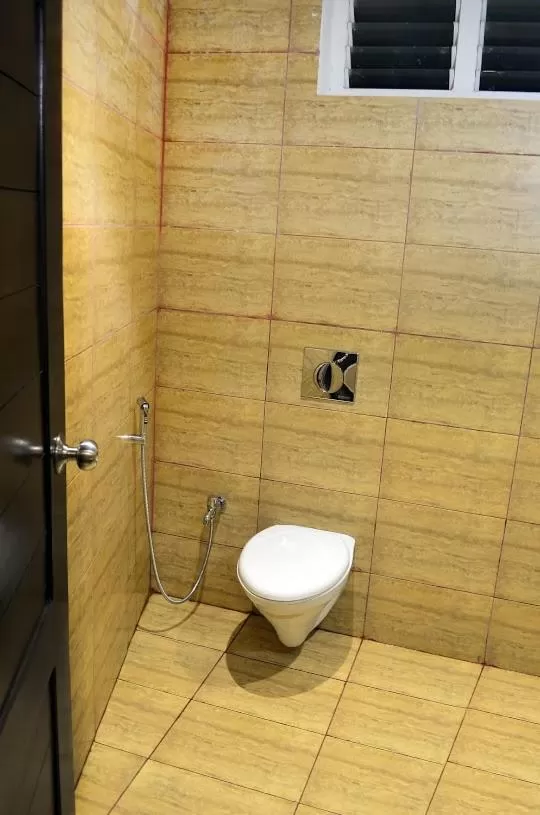 Toilet in Ranis Grand