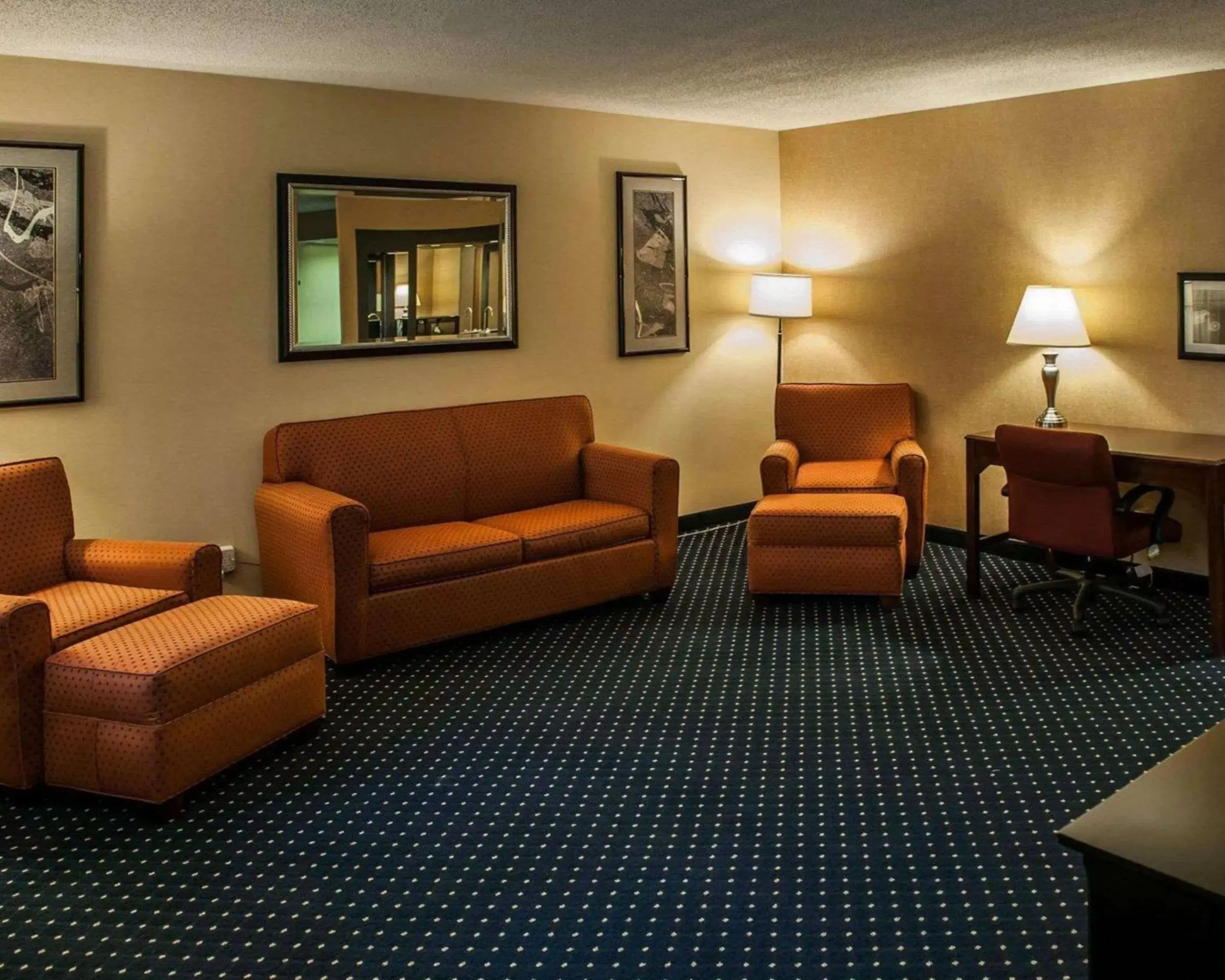 Photo of the whole room, Seating Area in Quality Inn & Suites Goshen