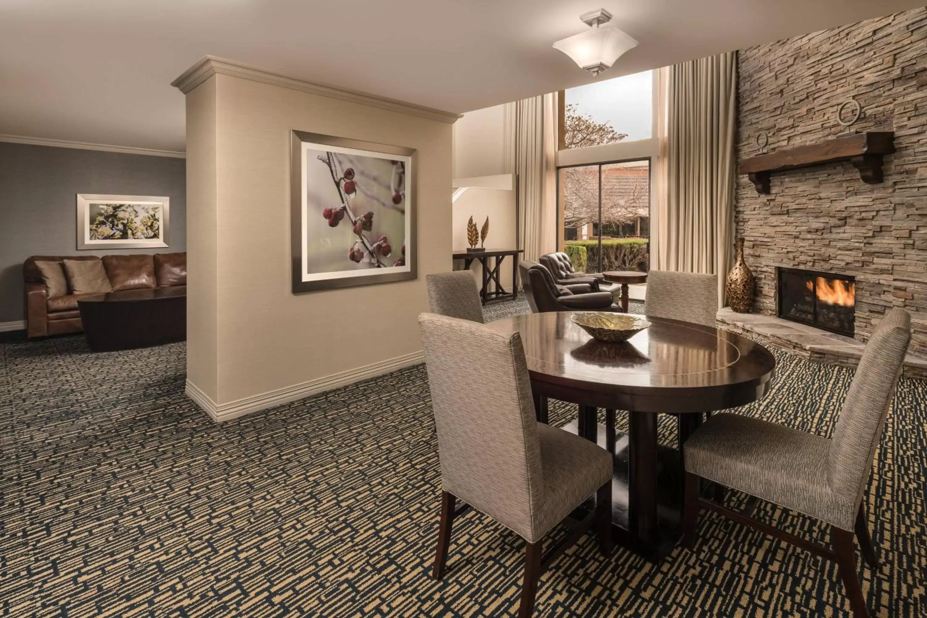 Photo of the whole room, Seating Area in Sheraton Salt Lake City