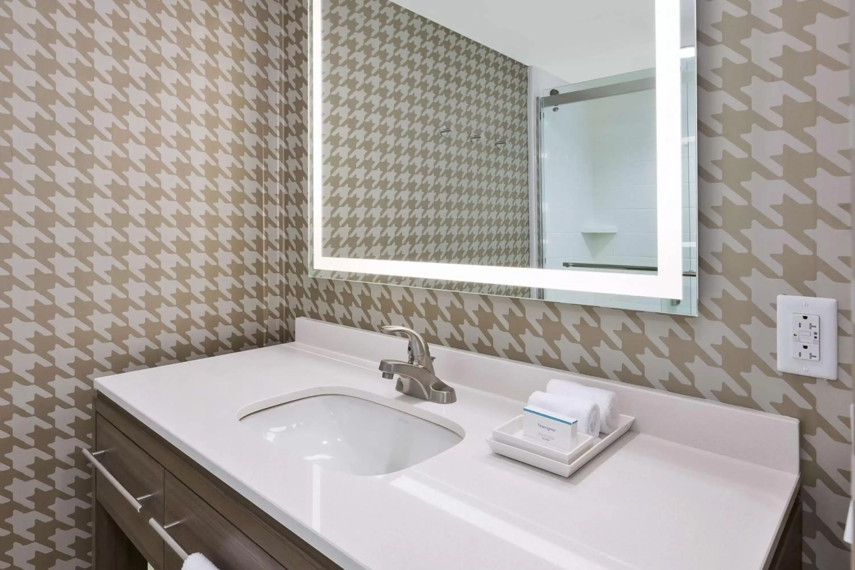 Bathroom in Home2 Suites Wilmington