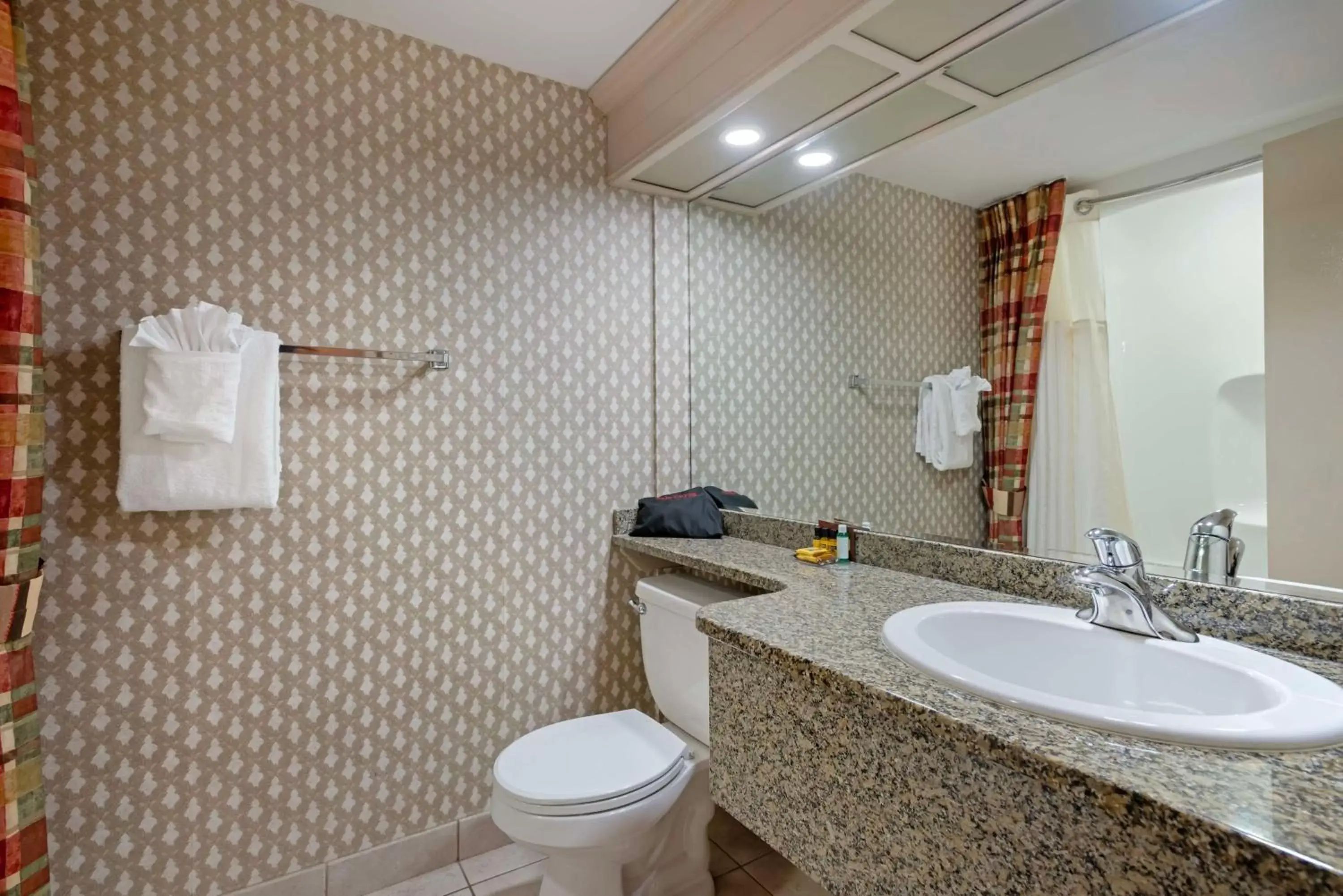 Bathroom in Best Western PLUS Port O'Call Hotel