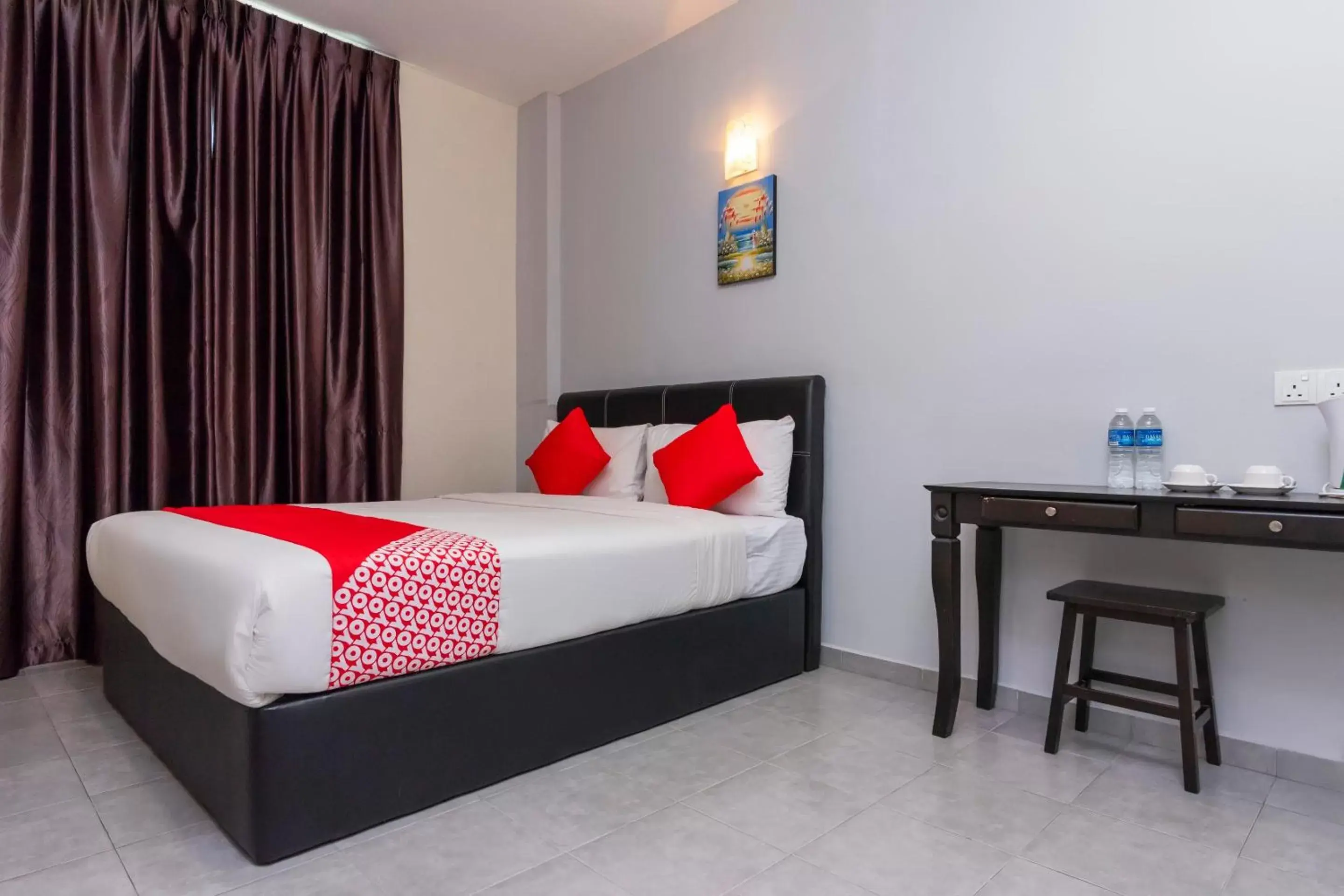 Bedroom, Bed in OYO 756 Muar City Hotel