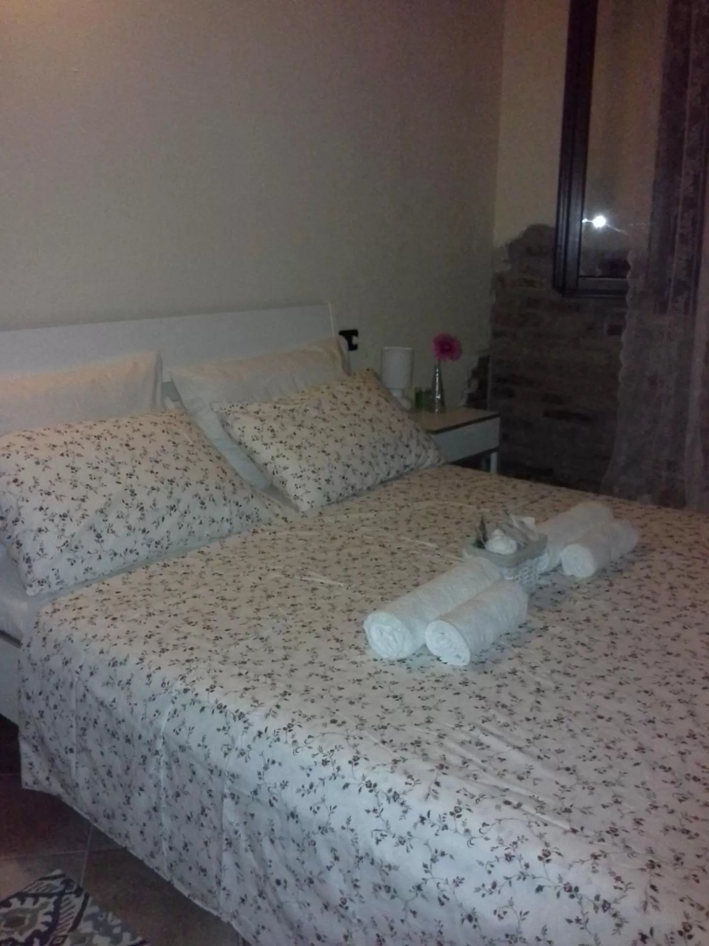 Decorative detail, Bed in B&B Happiness in the Country