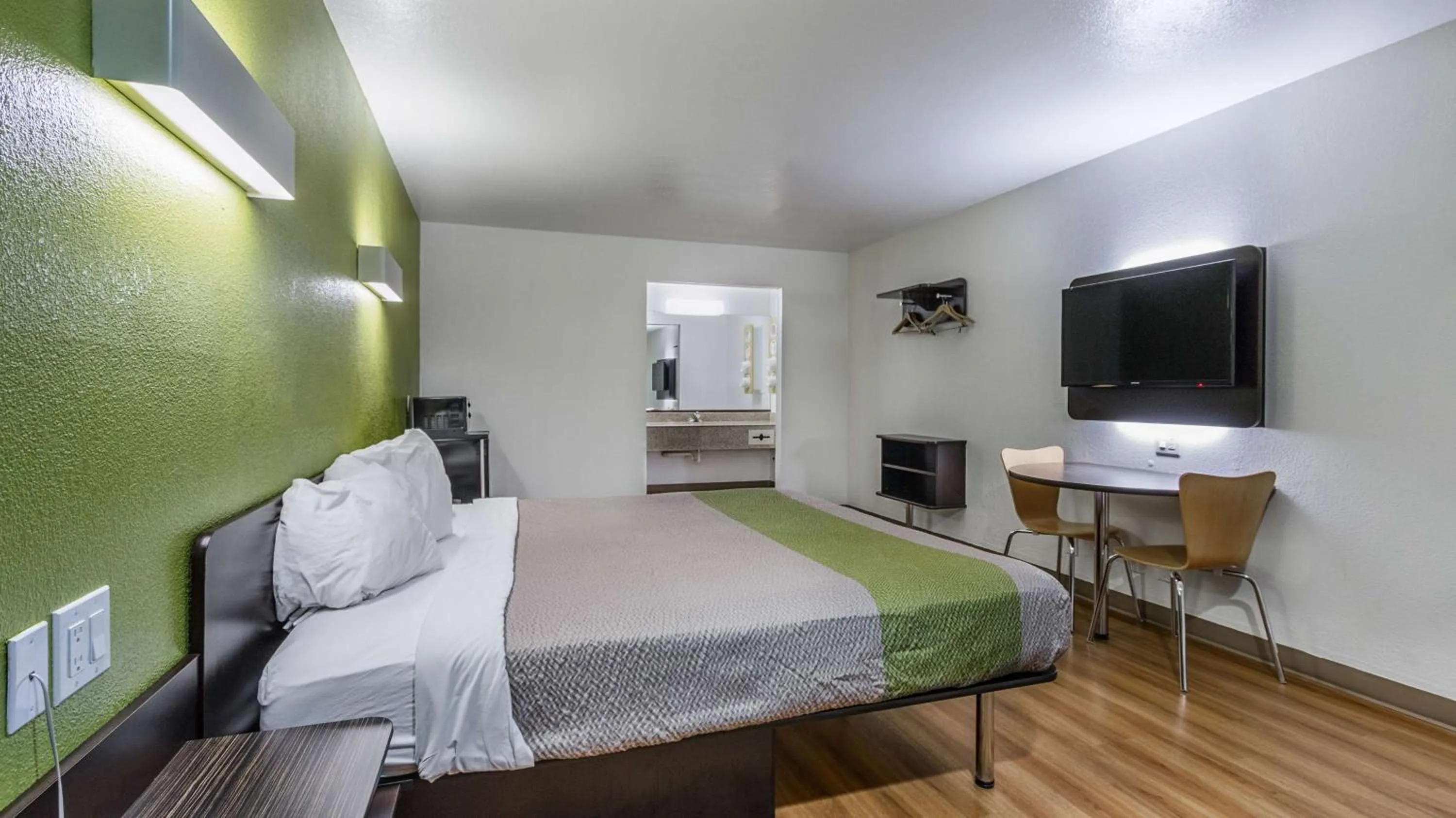 Photo of the whole room, Bed in Motel 6-San Marcos, TX - North