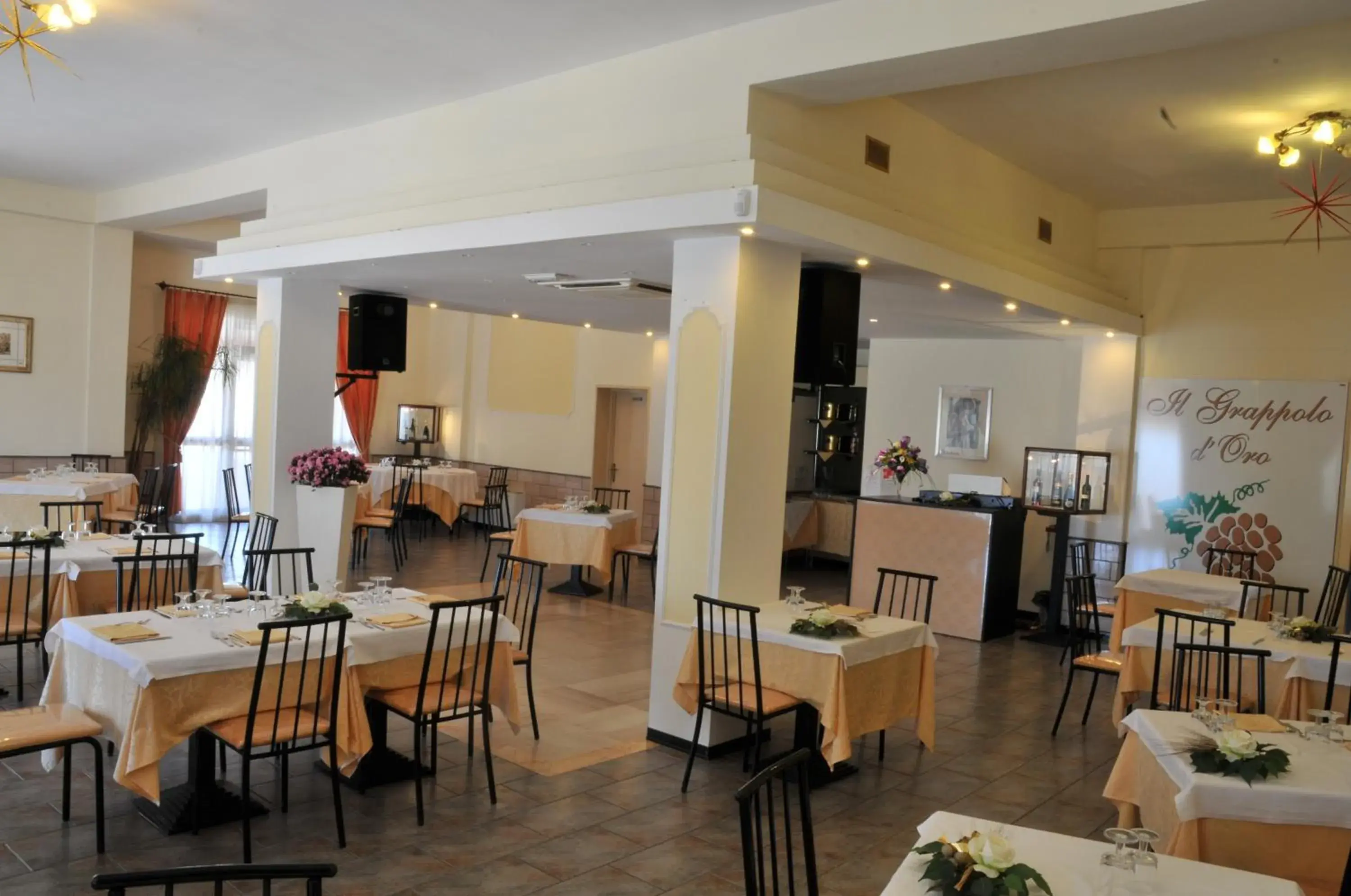 Restaurant/places to eat in Hotel Genius Restaurant/places to eat in Hotel Genius