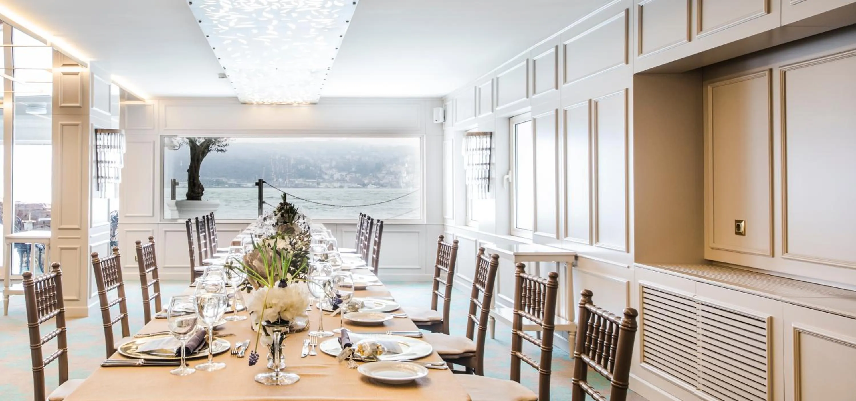 Restaurant/places to eat in Bosphorus Palace Hotel