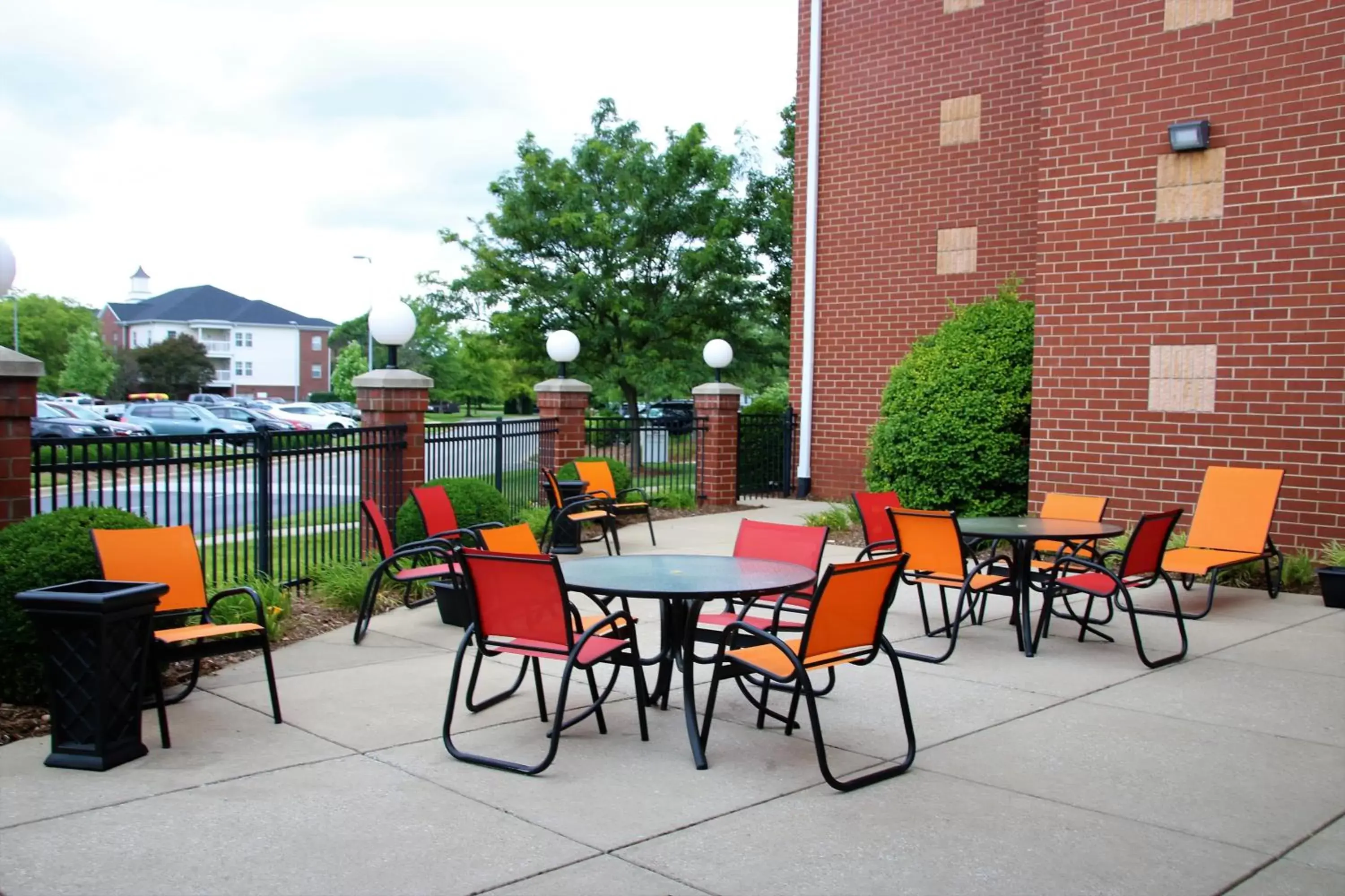 Patio, Restaurant/Places to Eat in Hawthorn Suites by Wyndham Louisville East