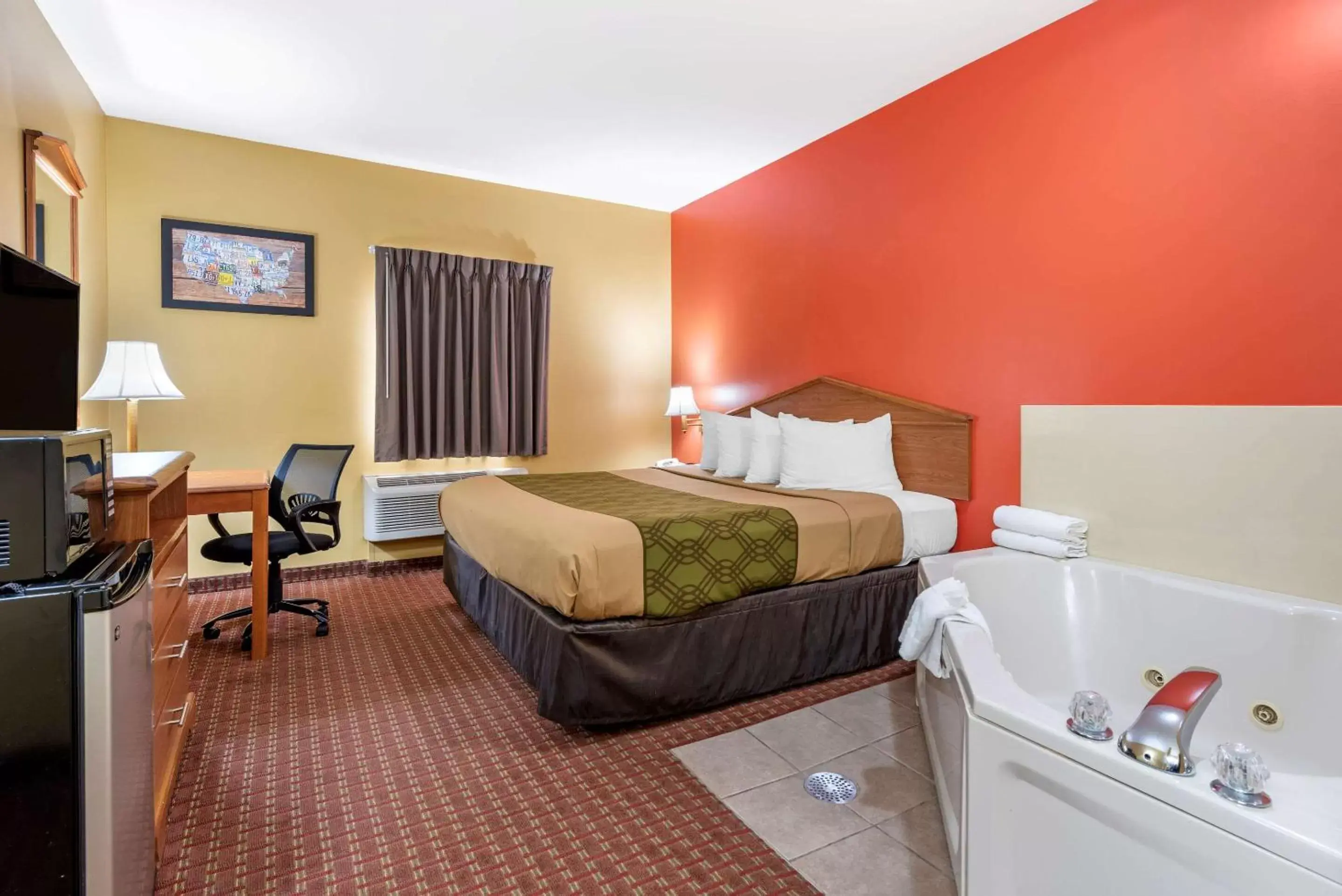 Photo of the whole room in Econo Lodge Airport Louisville