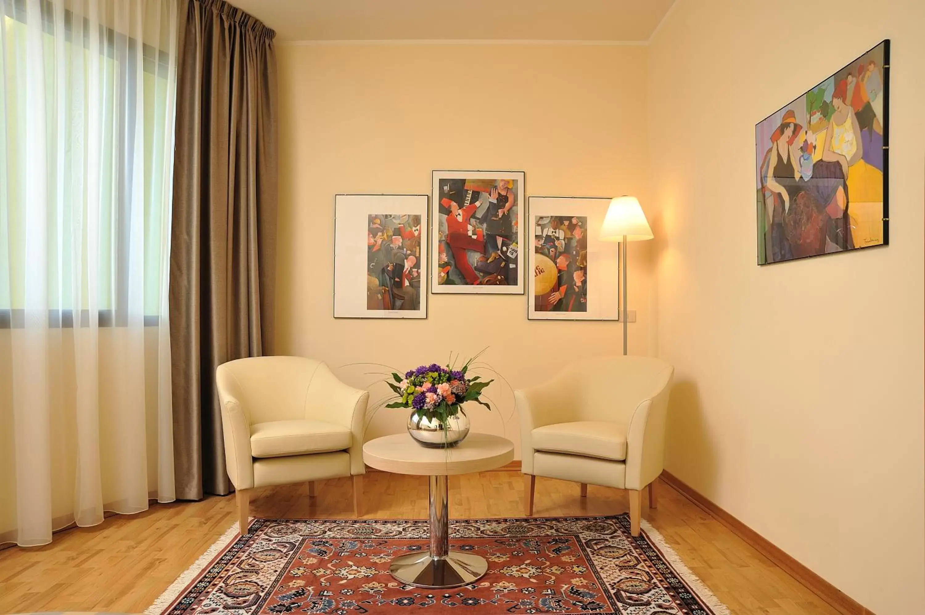 Bedroom, Seating Area in Hotel Olimpia