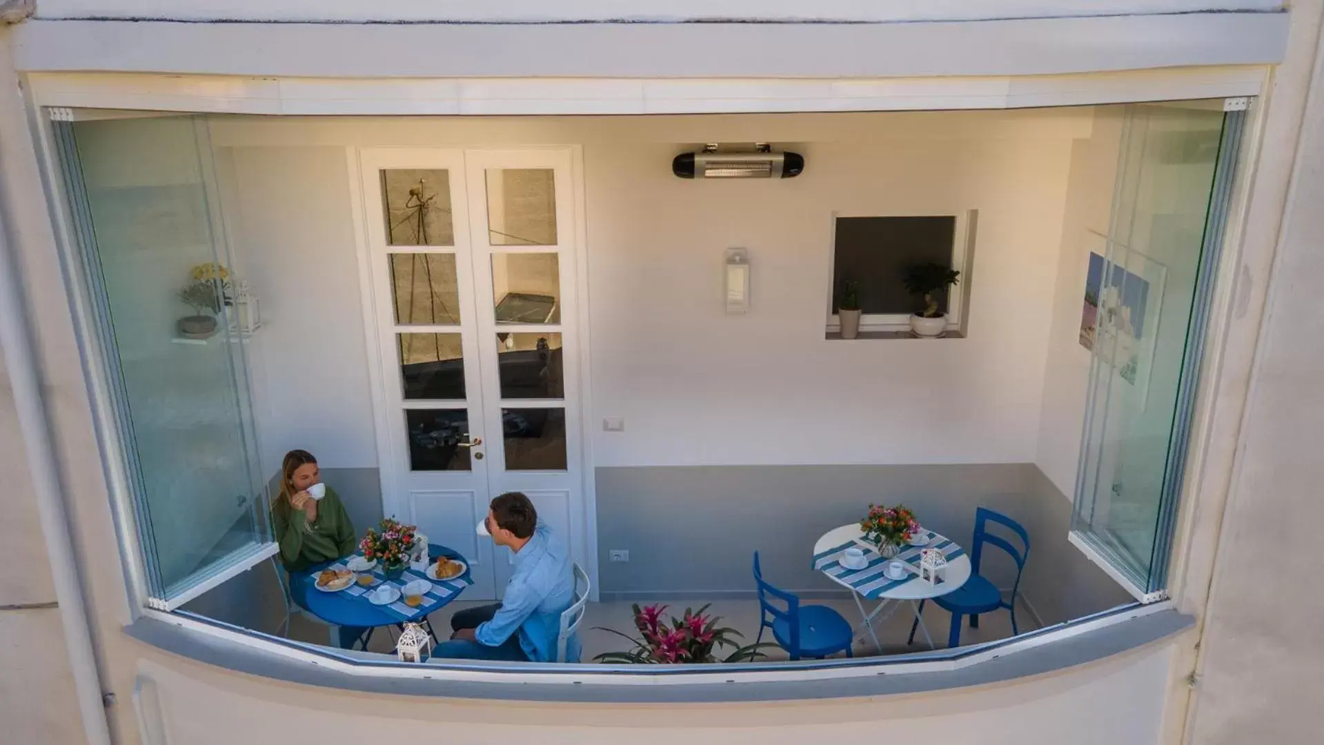 Balcony/Terrace, Children in Bebio Rooms