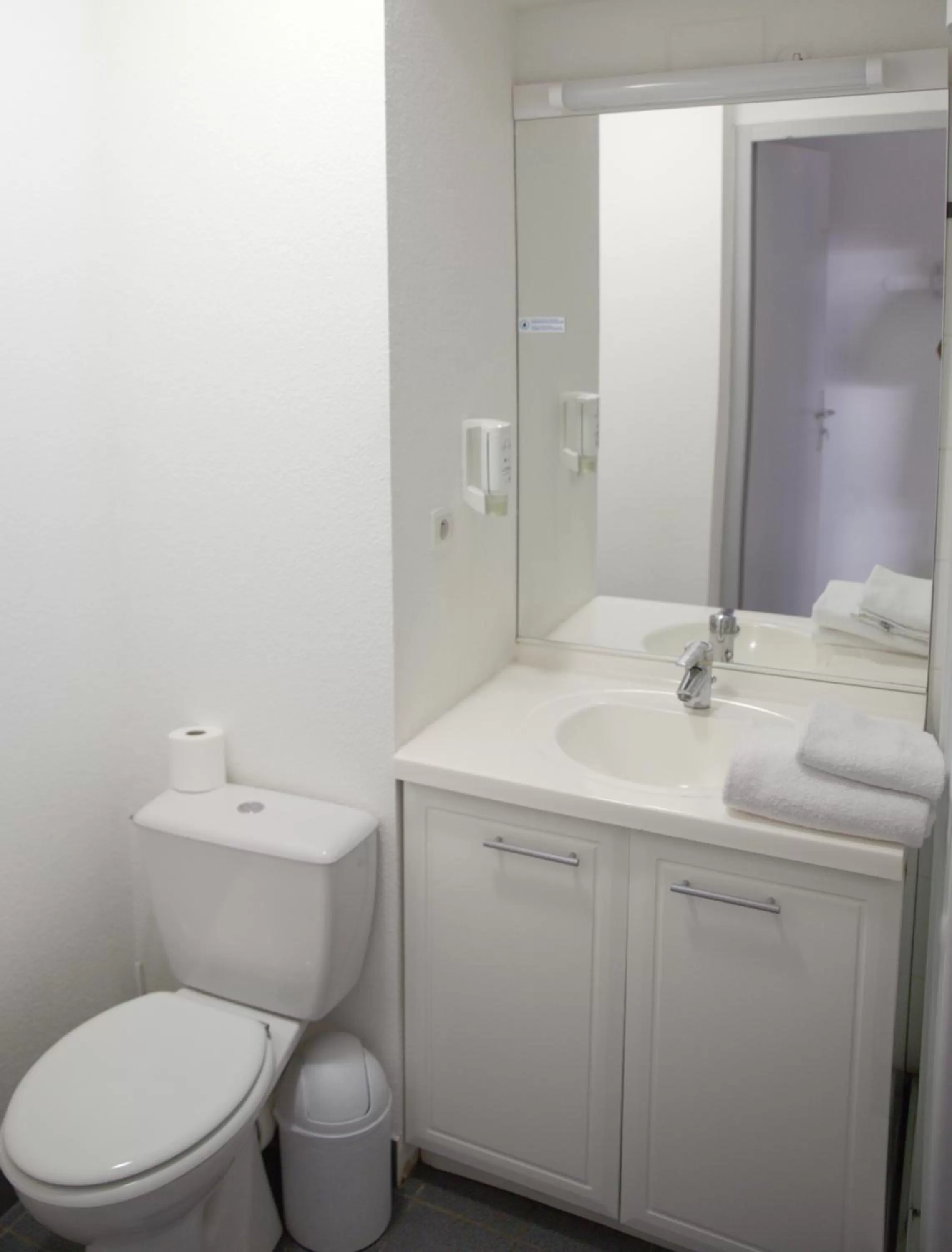 Toilet, Bathroom in Zenitude Hôtel-Résidences La City