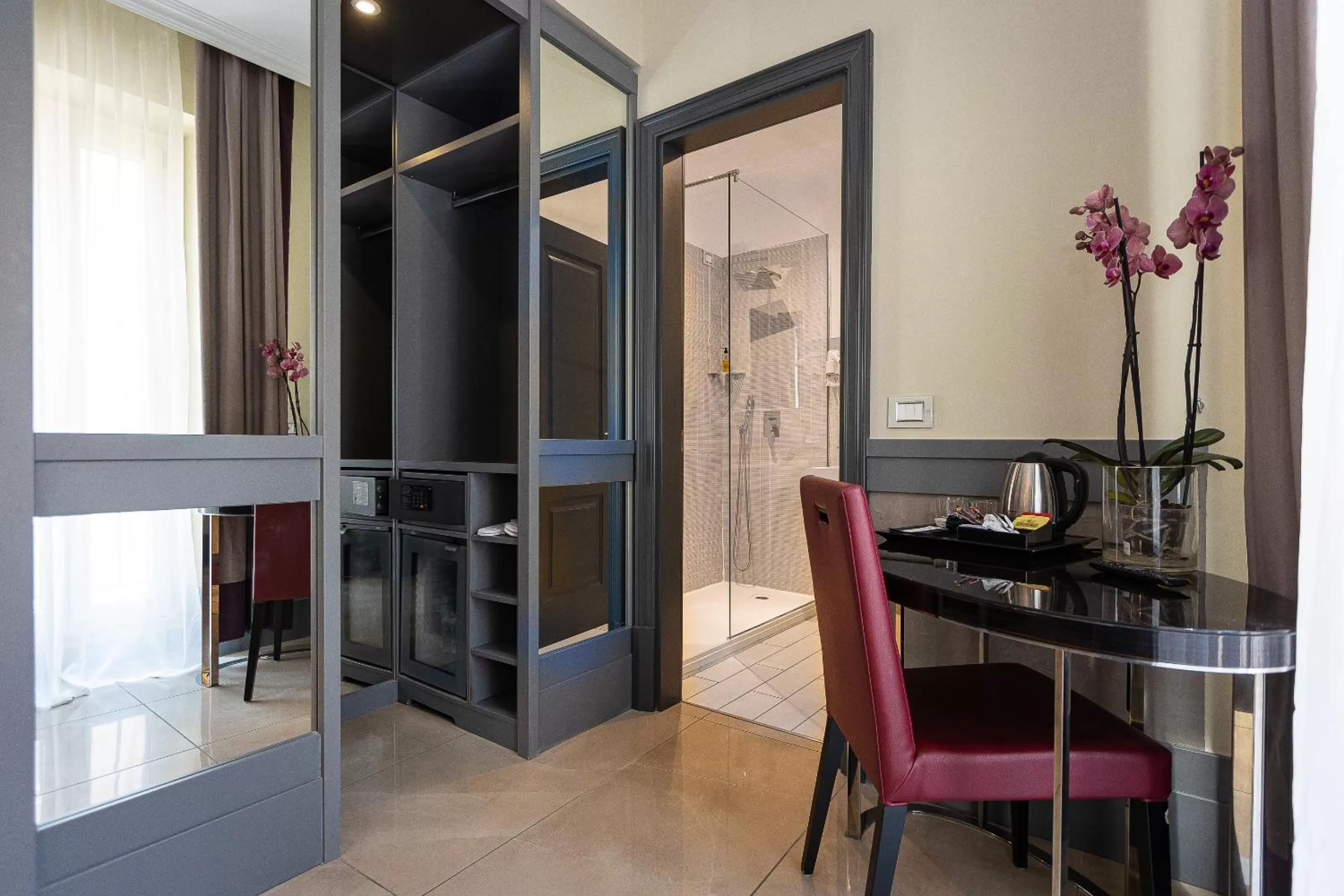 wardrobe in Hotel Castellino Roma