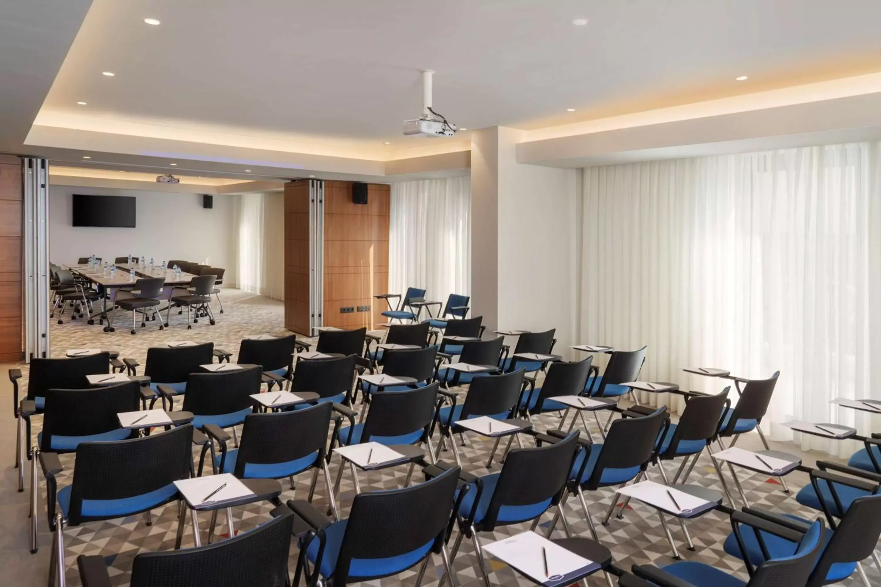 Meeting/conference room in Hampton by Hilton Tashkent