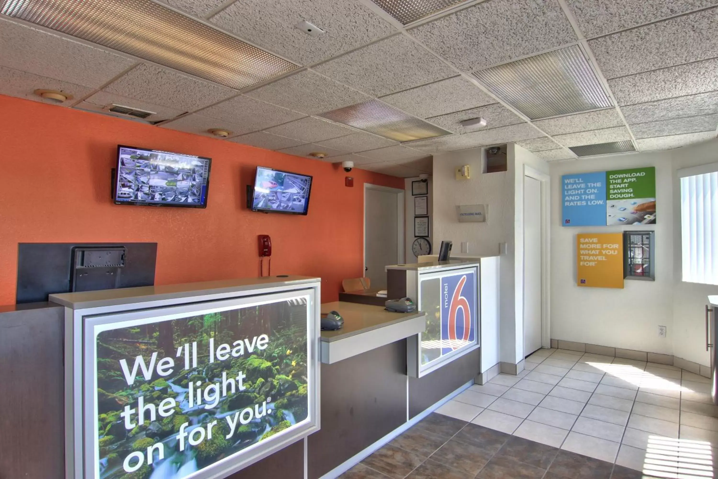Lobby or reception in Motel 6-Sacramento, CA - South Sacramento and Elk Grove Lobby or reception in Motel 6-Sacramento, CA - South Sacramento and Elk Grove