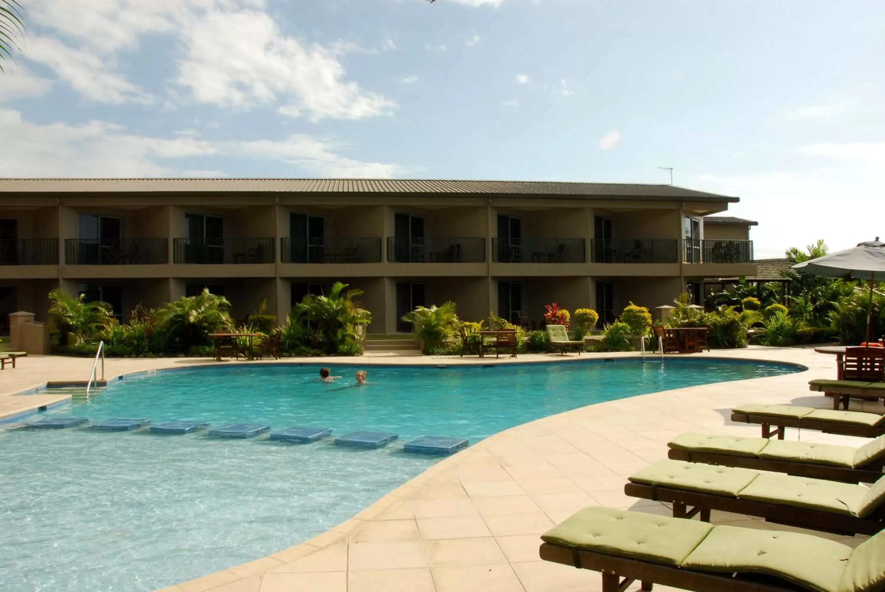 Swimming pool in Tanoa Waterfront Hotel