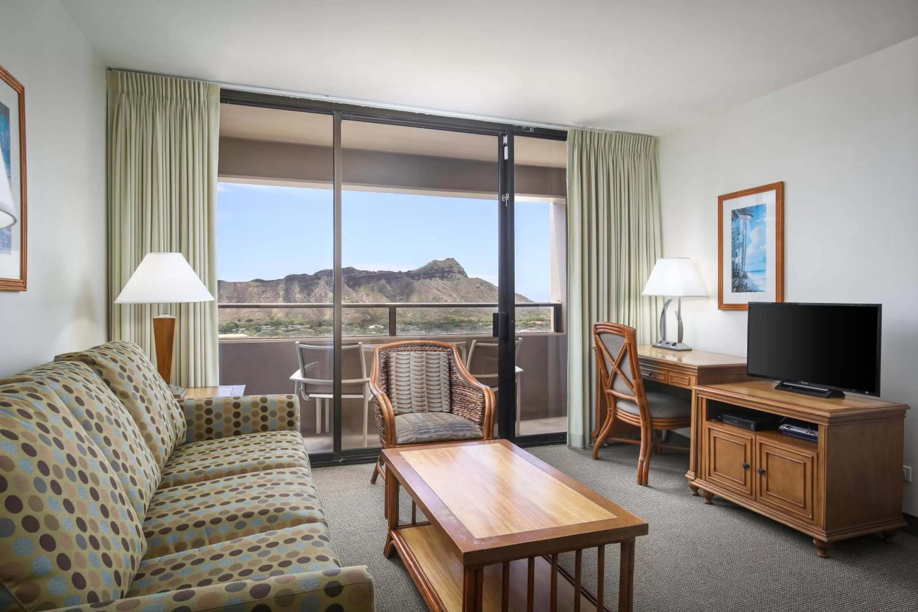 TV and multimedia in Aston Waikiki Sunset