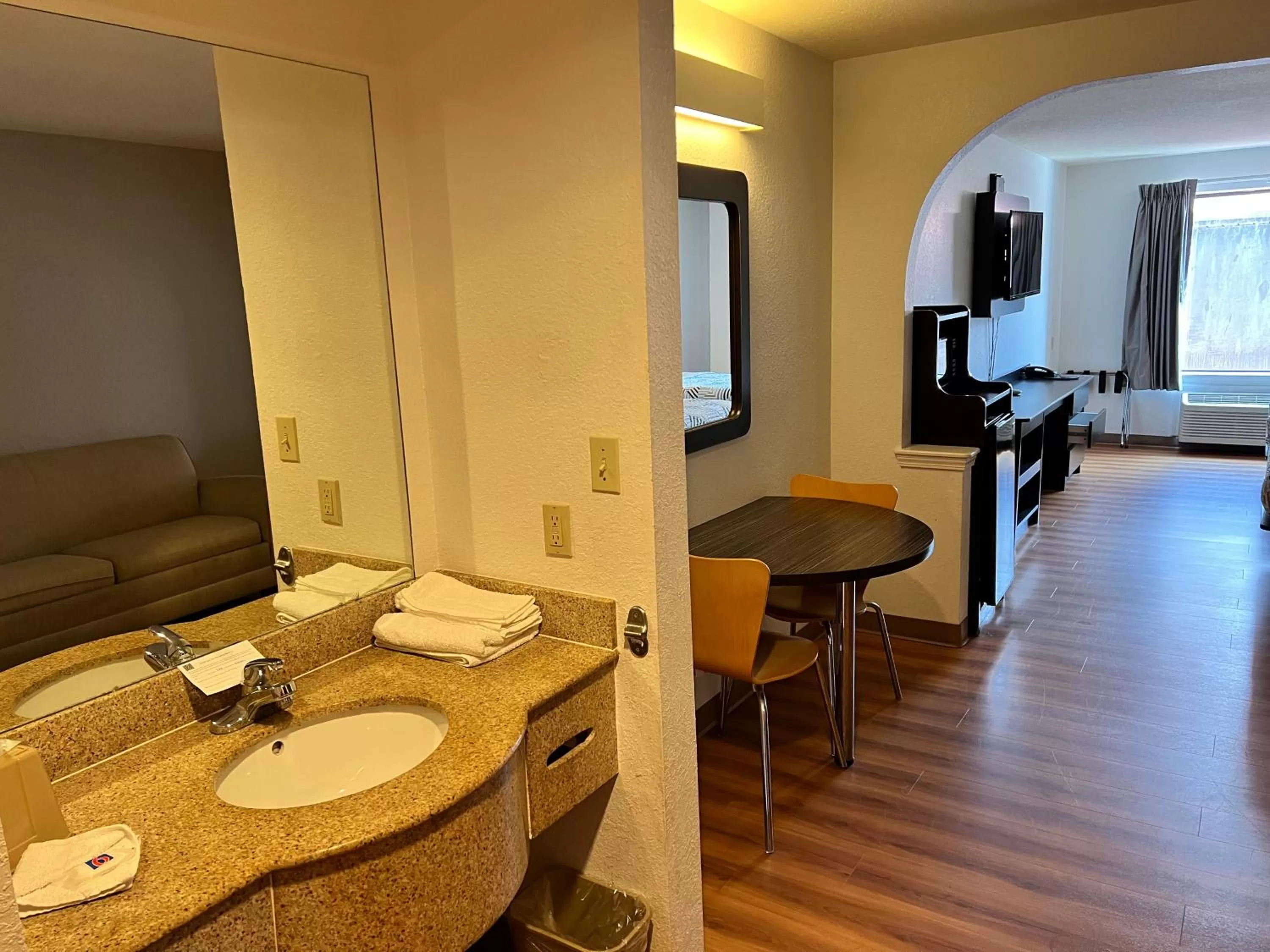 Deluxe Double Room - Smoking in Quality Inn & Suites Biloxi - Ocean Springs