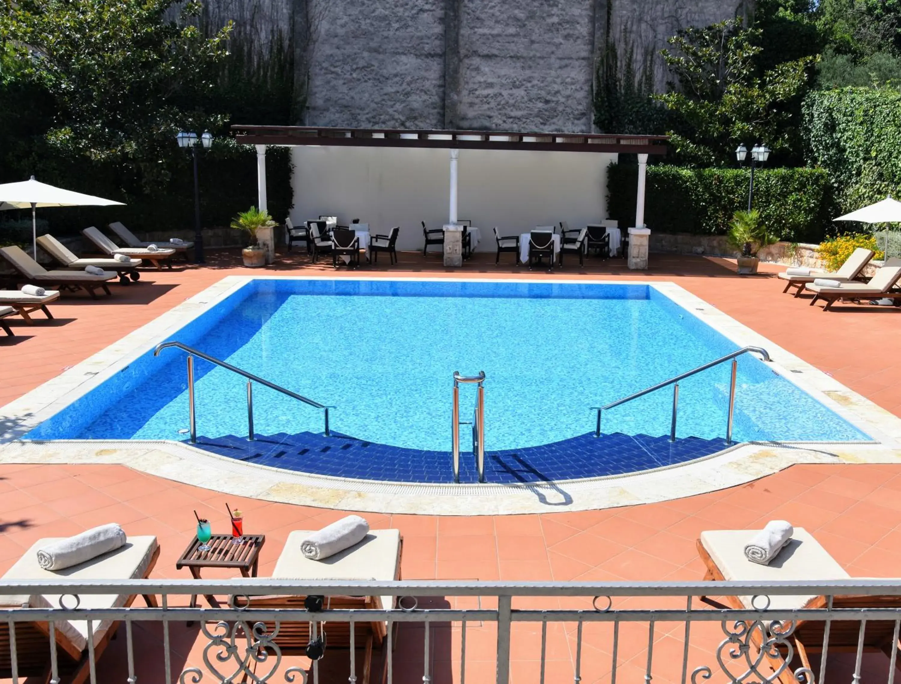 Swimming Pool in Boutique Hotel Kazbek