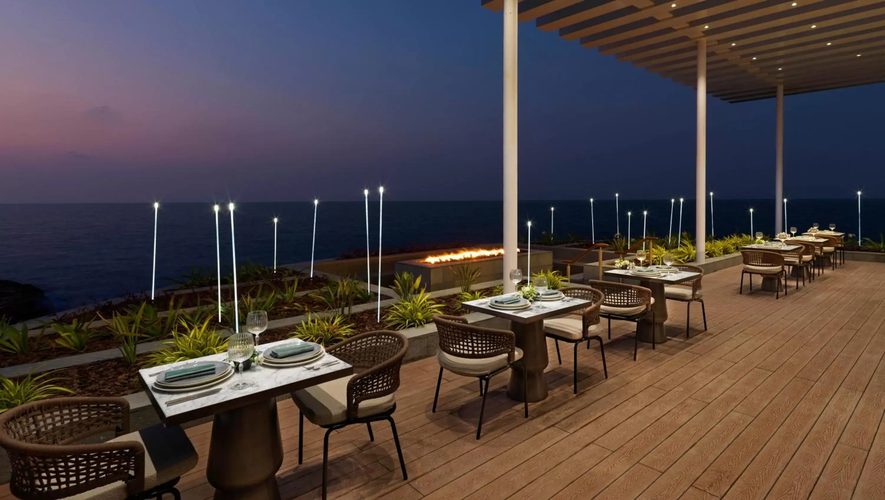 Patio, Restaurant/Places to Eat in InterContinental Ras Al Khaimah Resort and Spa, an IHG Hotel