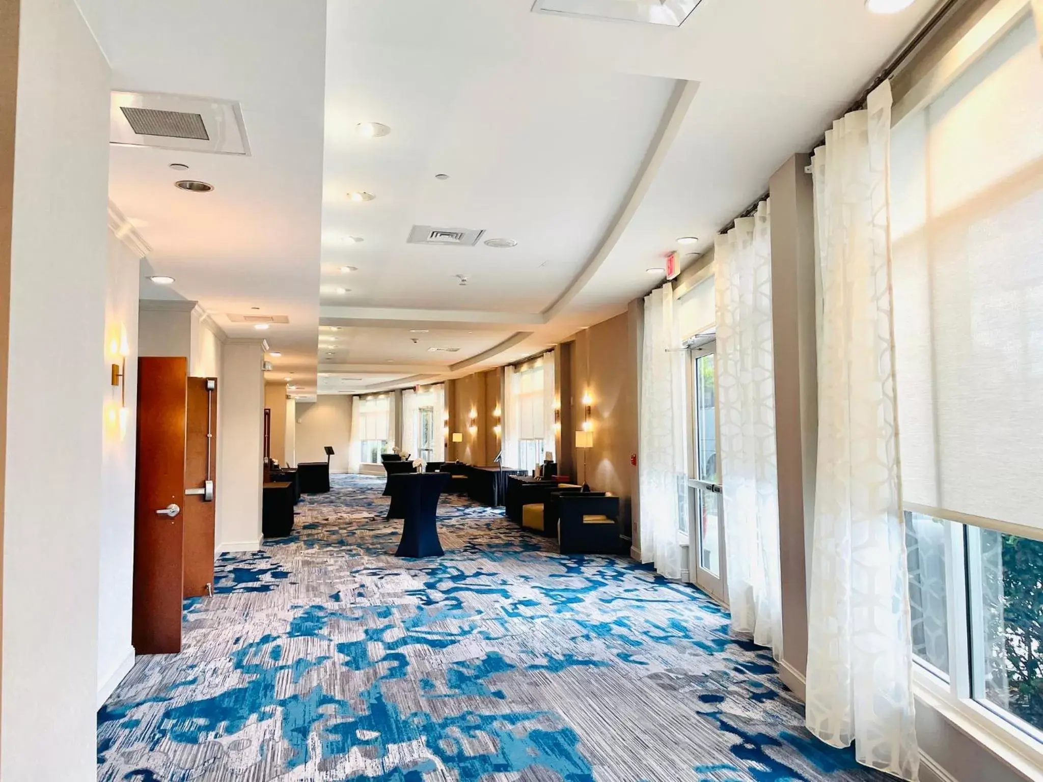 Meeting/conference room in Crowne Plaza Fort Myers Gulf Coast, an IHG Hotel