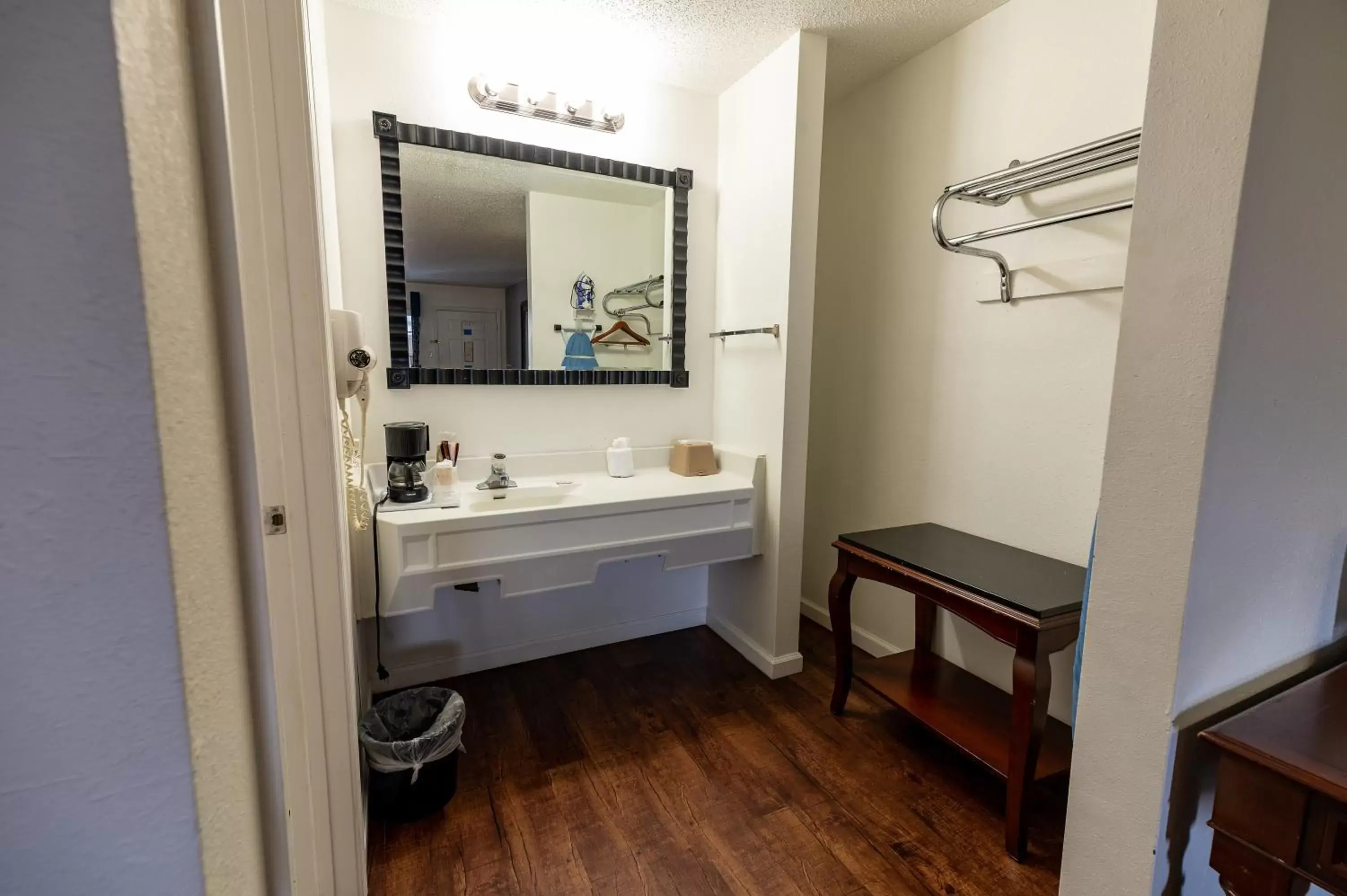 Bathroom in American Inn & Suites Russellville