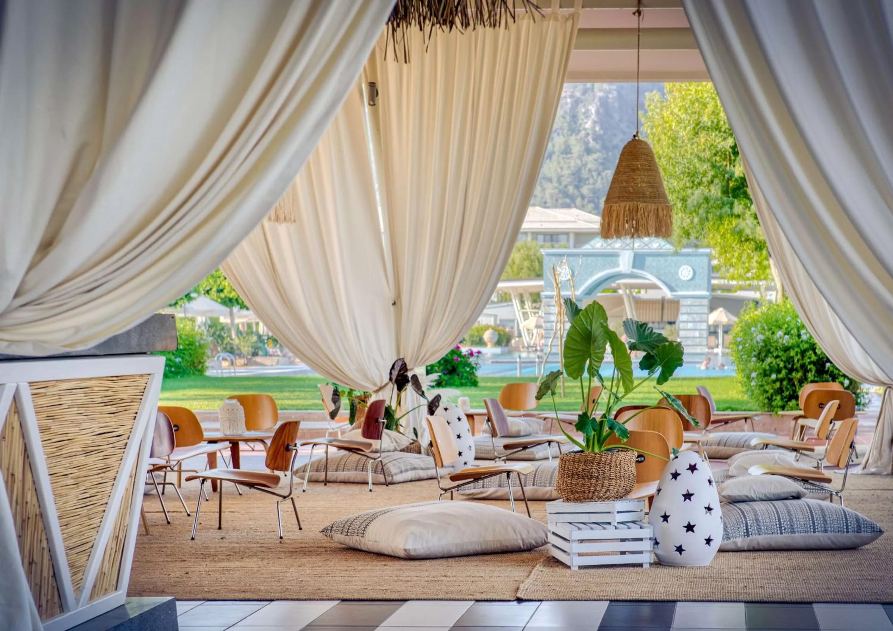 Lounge or bar in Hilton Dalaman Sarigerme Resort & Spa