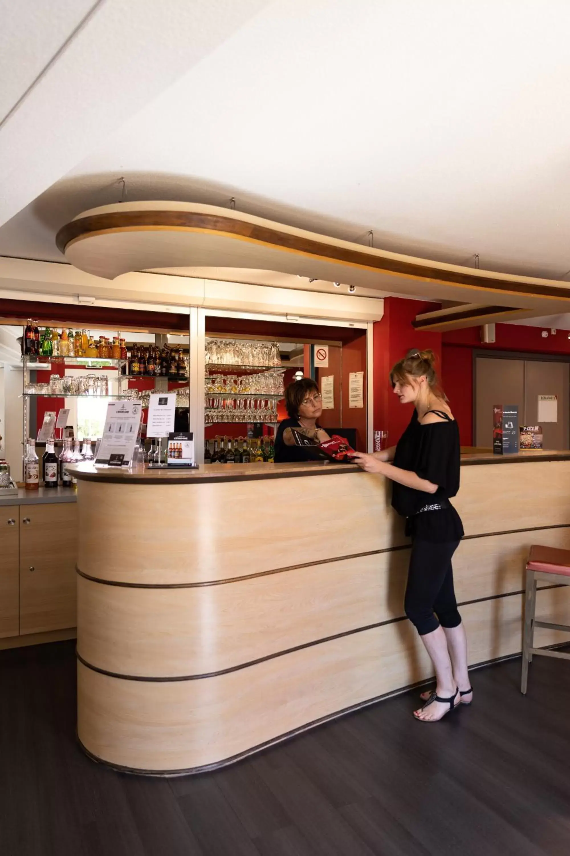 Lounge or bar in Hotel ibis Autun