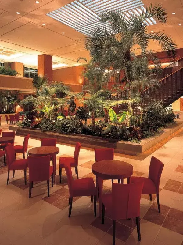 Lobby or reception, Restaurant/Places to Eat in The Beach Tower Okinawa Hotel