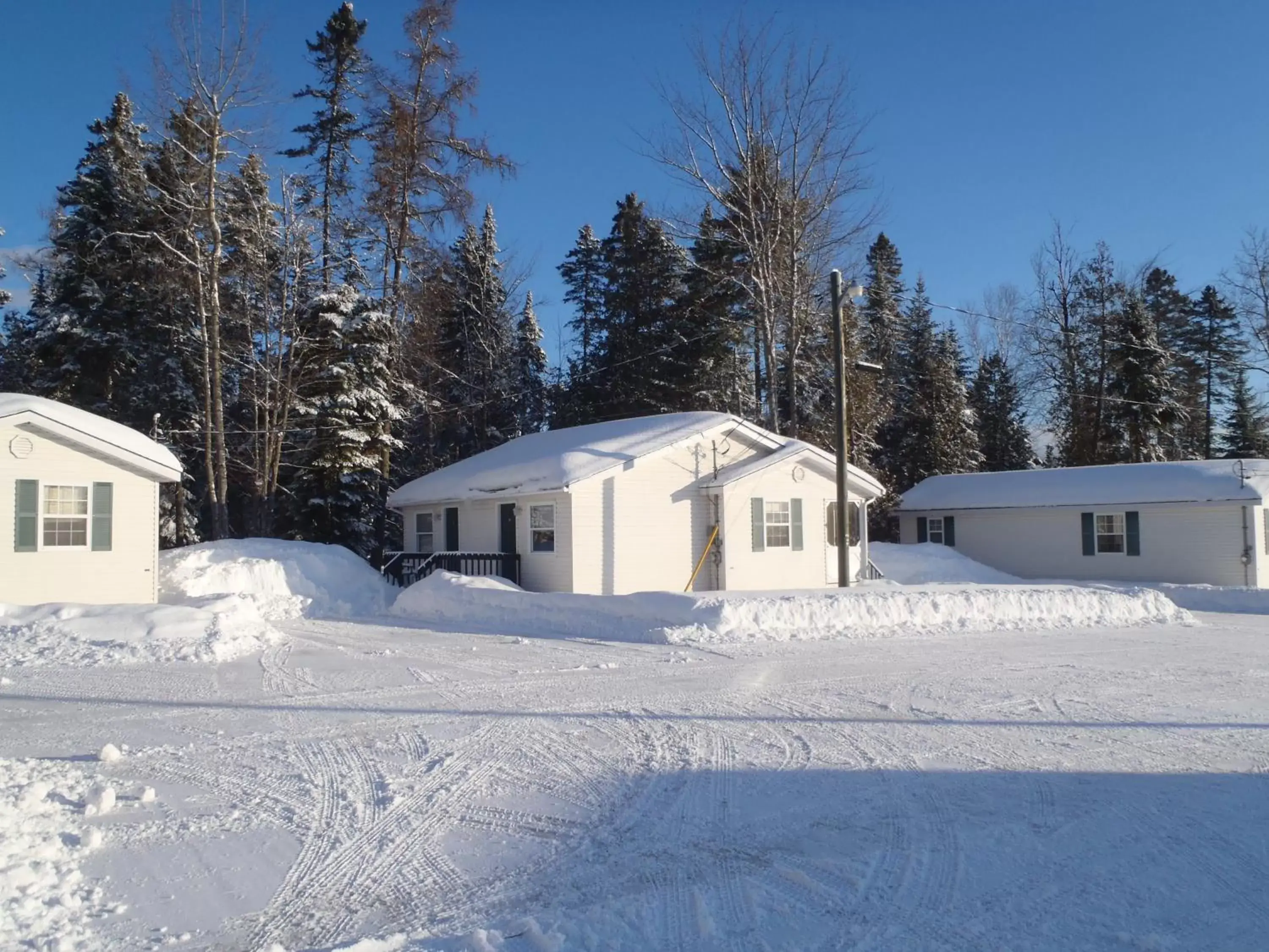 Winter in Settler's Inn & Motel