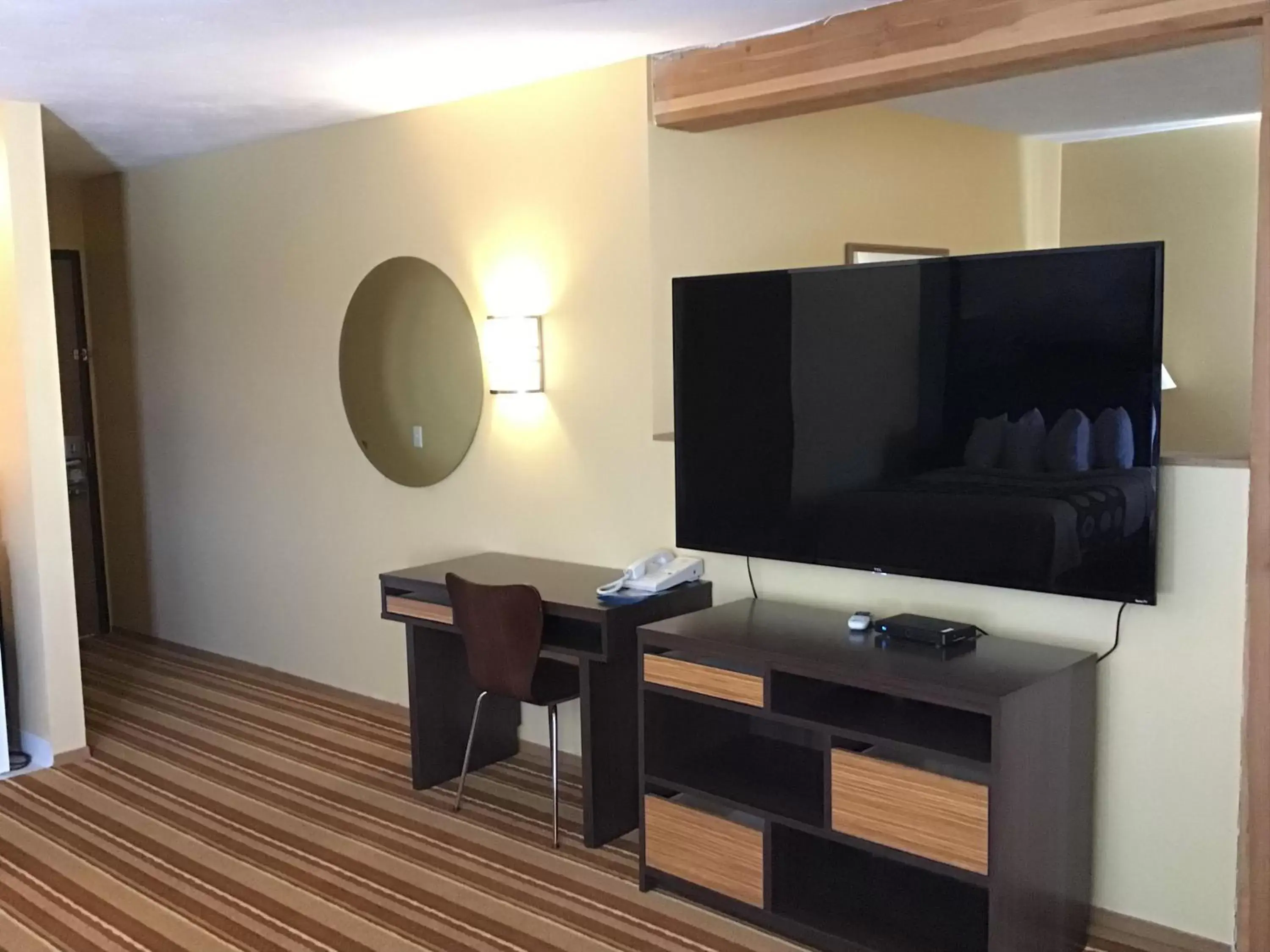 TV/Entertainment Center in Super 8 by Wyndham Driggs