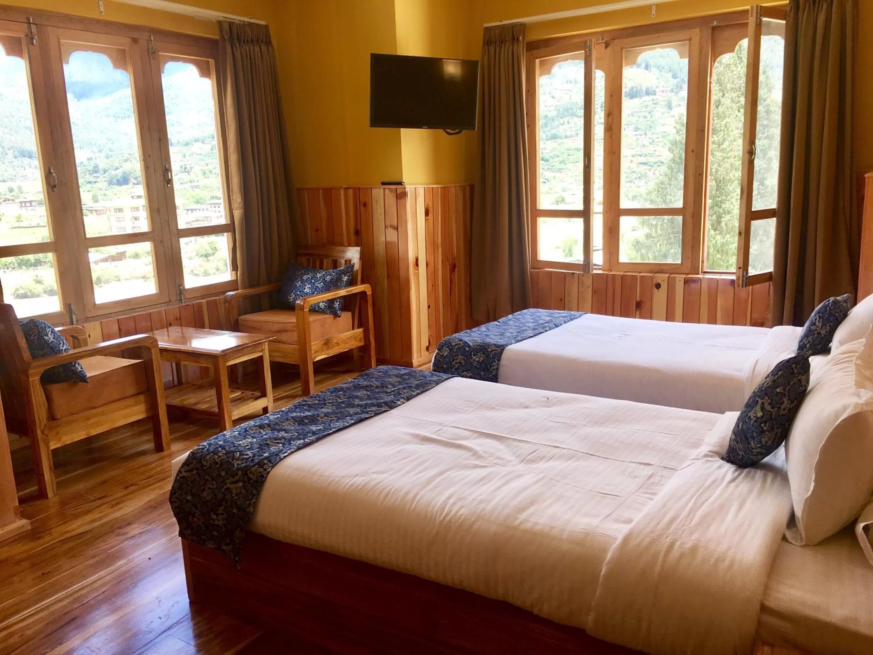 Bed in Hotel Khamsum