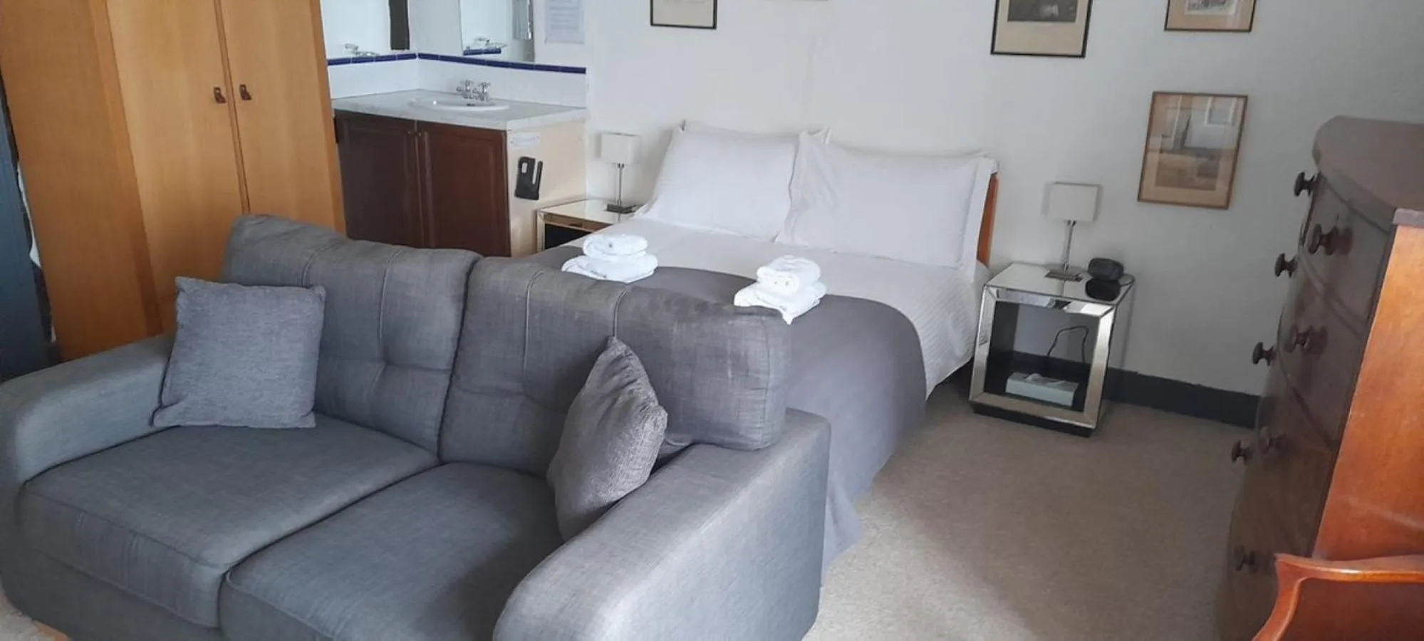 Bedroom in The Old Court House Guest House