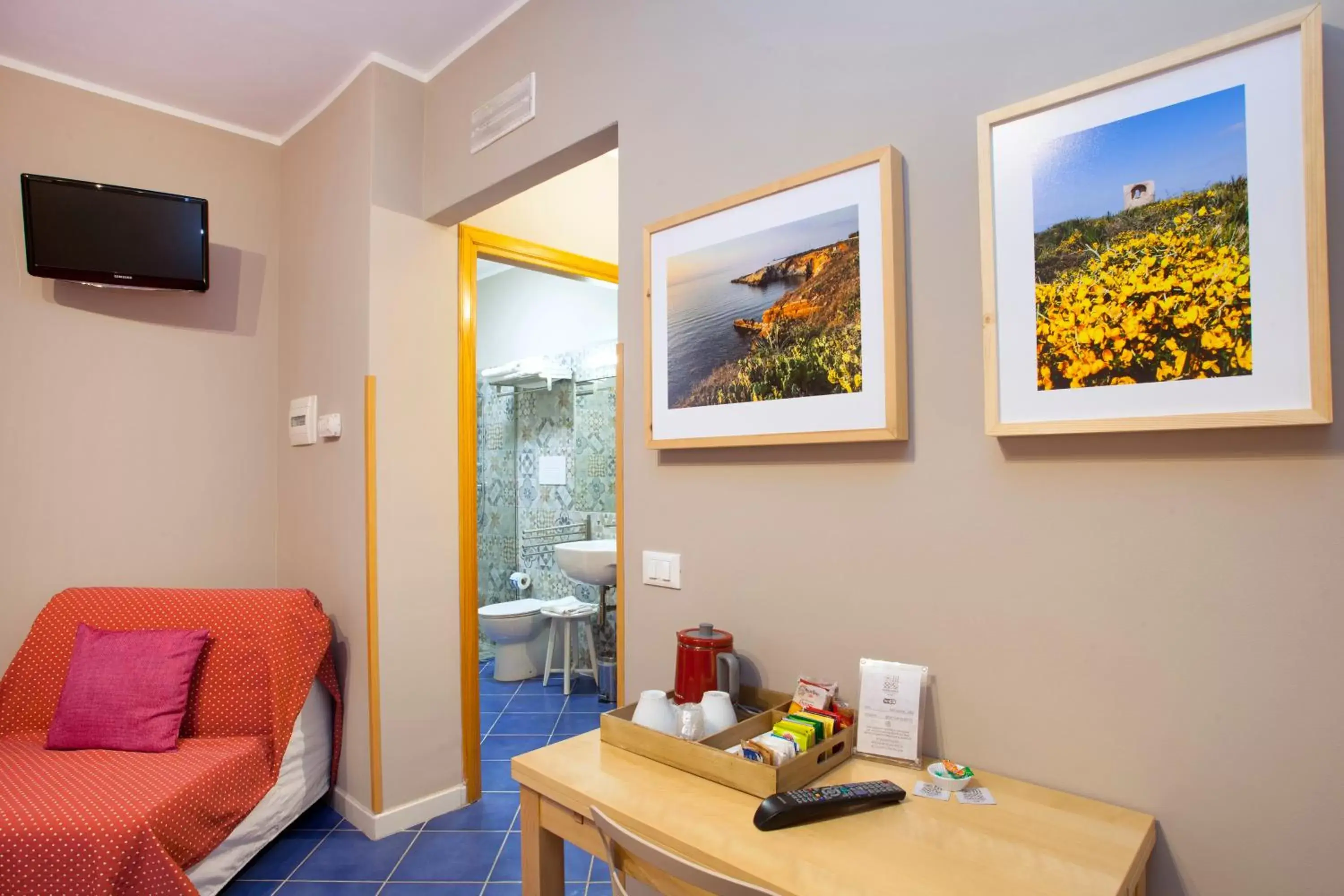 Bathroom, Seating Area in TerraSole Bakery B&B