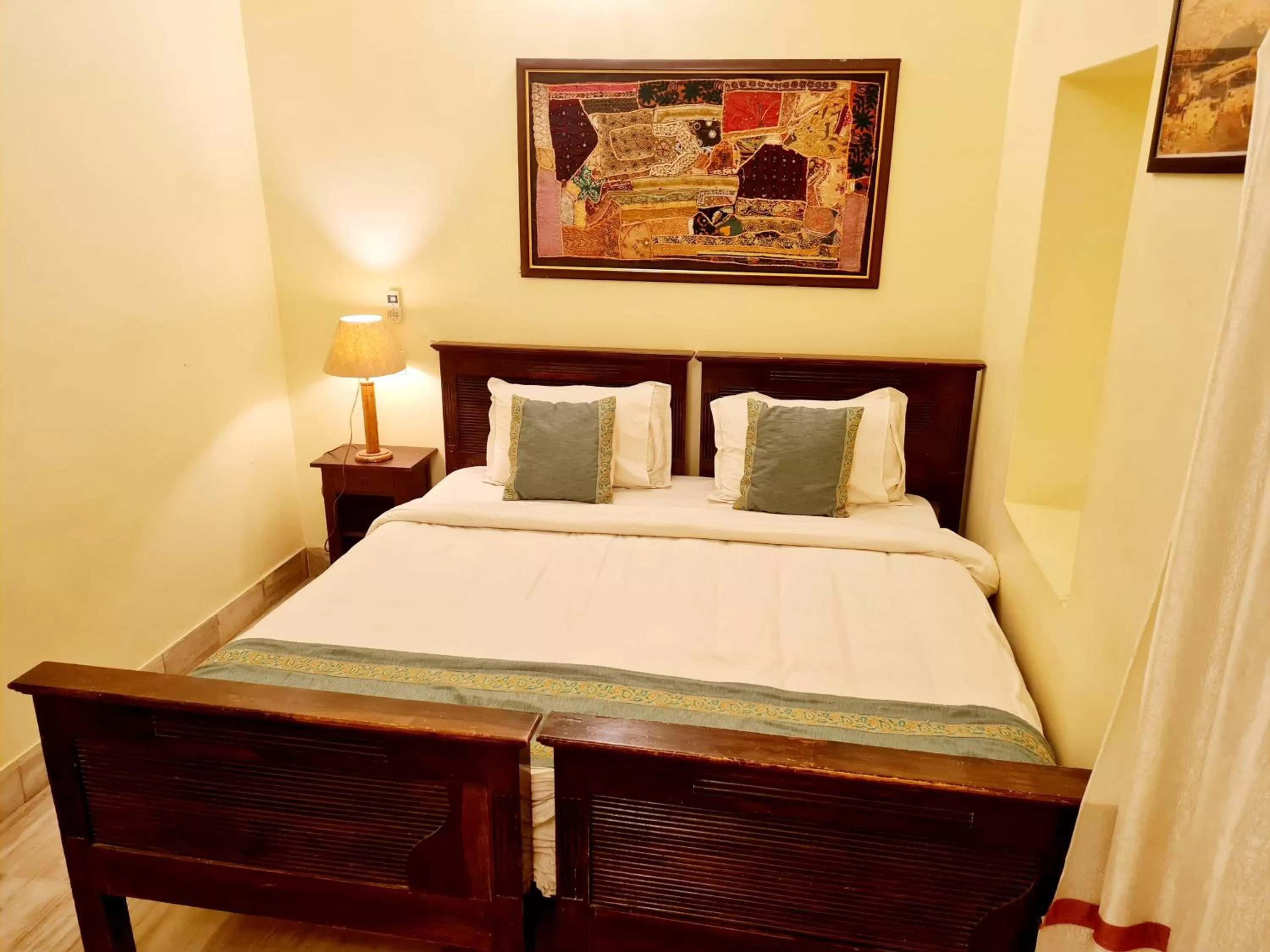Bed in Hotel Shahi Garh