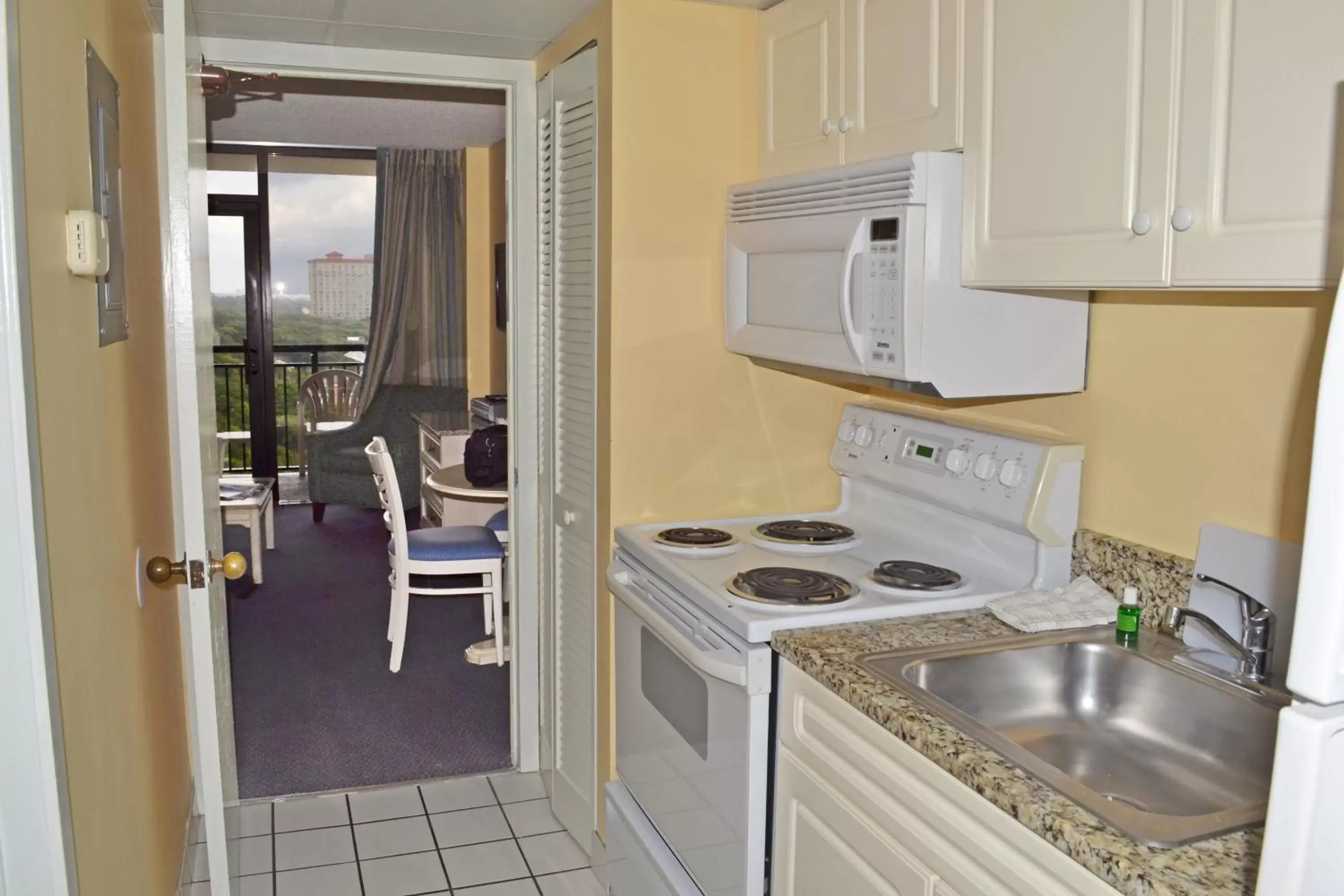 One-Bedroom Ocean View Suite in Grande Shores Ocean Resorts Condominiums