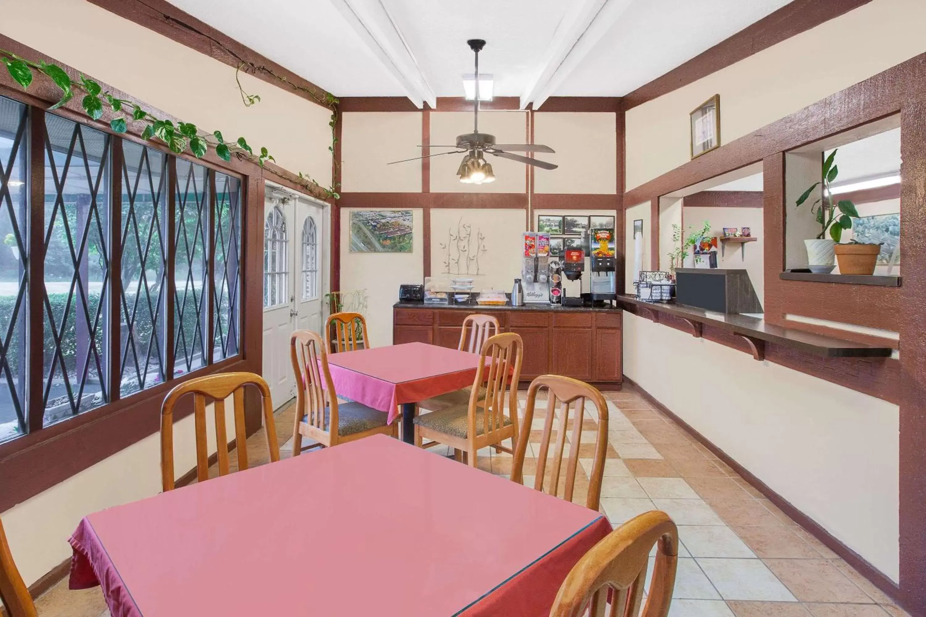 Lobby or reception in Knights Inn - Battle Creek Lobby or reception in Knights Inn - Battle Creek