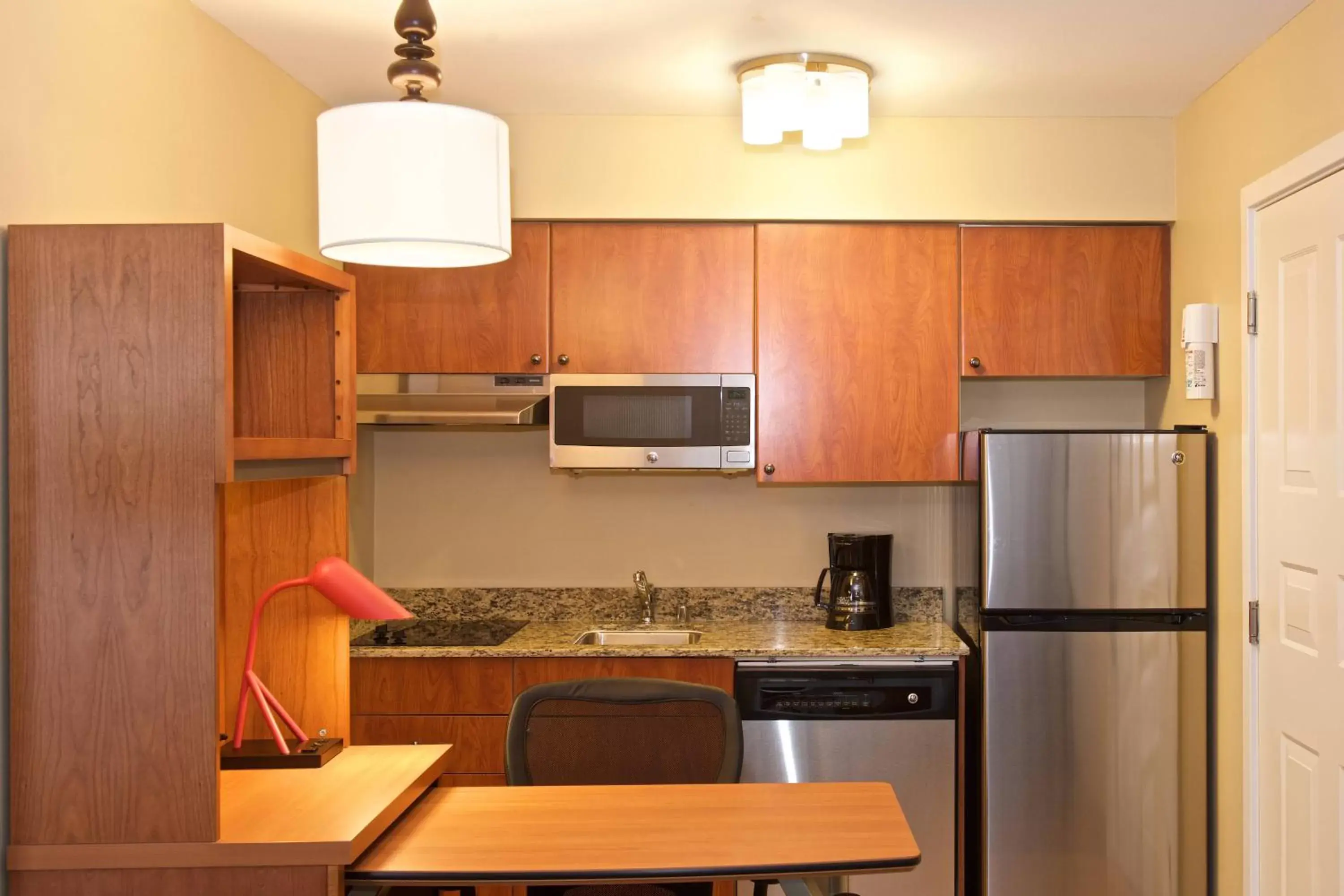 Kitchen or kitchenette, Kitchen/Kitchenette in TownePlace Suites by Marriott Seattle Everett/Mukilteo