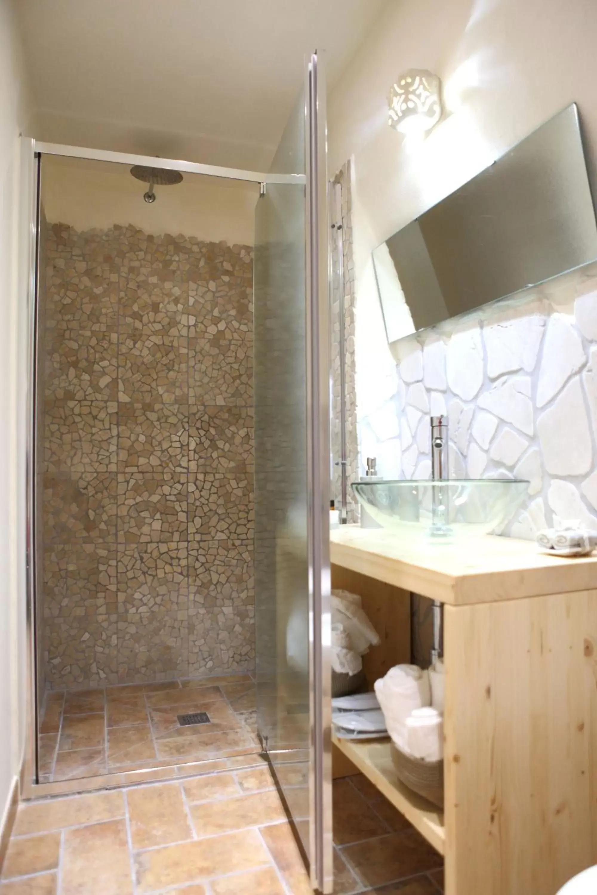 Shower, Bathroom in La Pergola ai Sassi