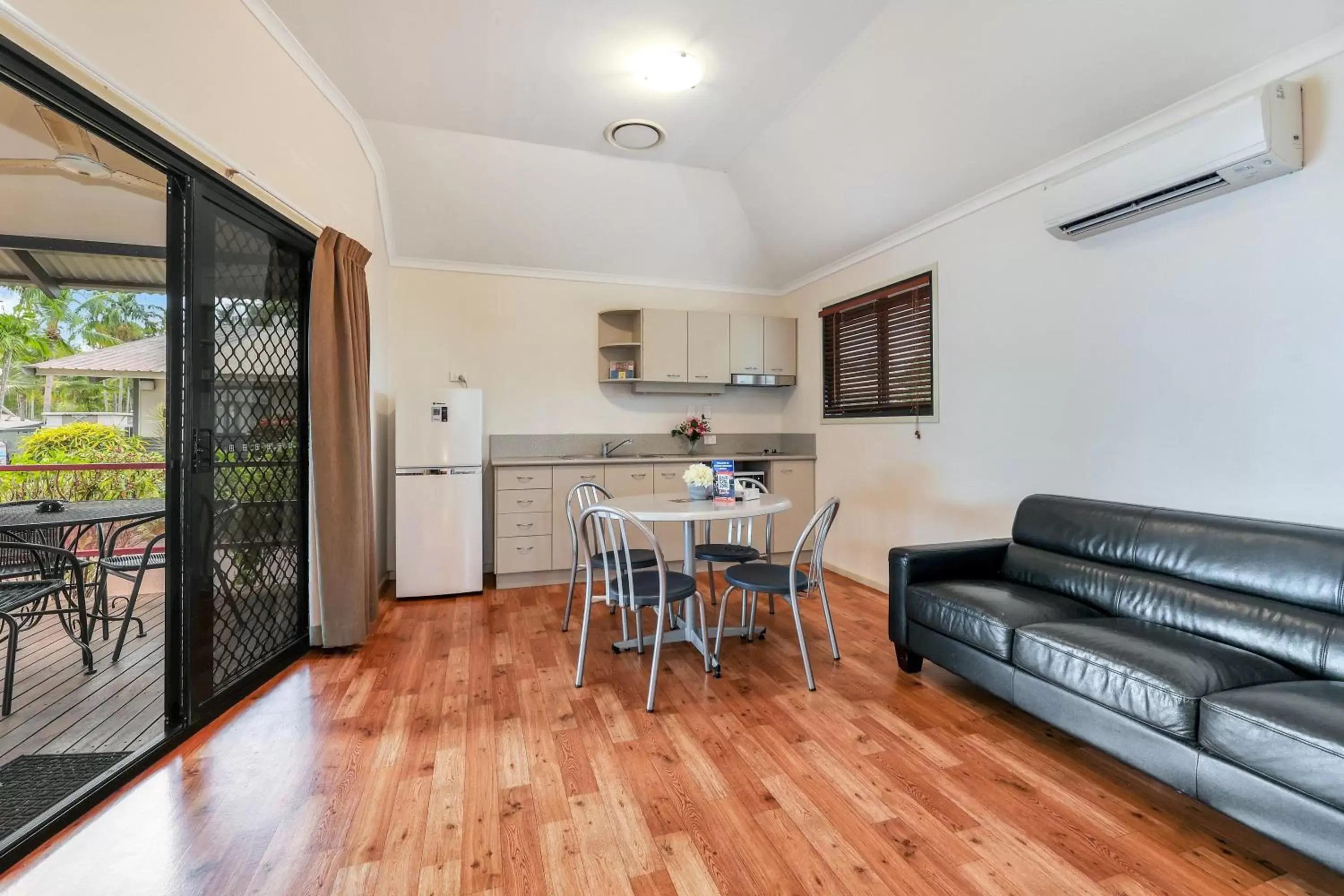 Dining Area in Darwin FreeSpirit Resort