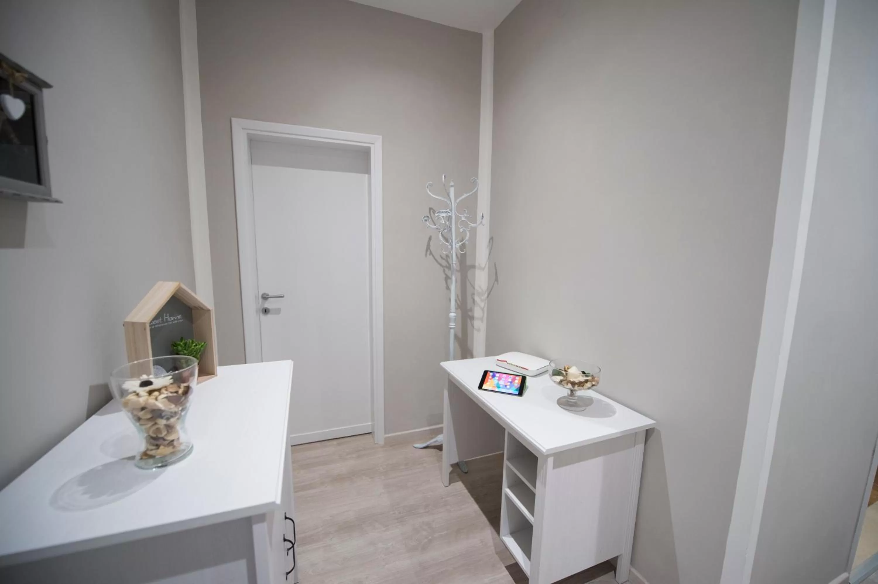 Decorative detail, Bathroom in La Filarocca B&B