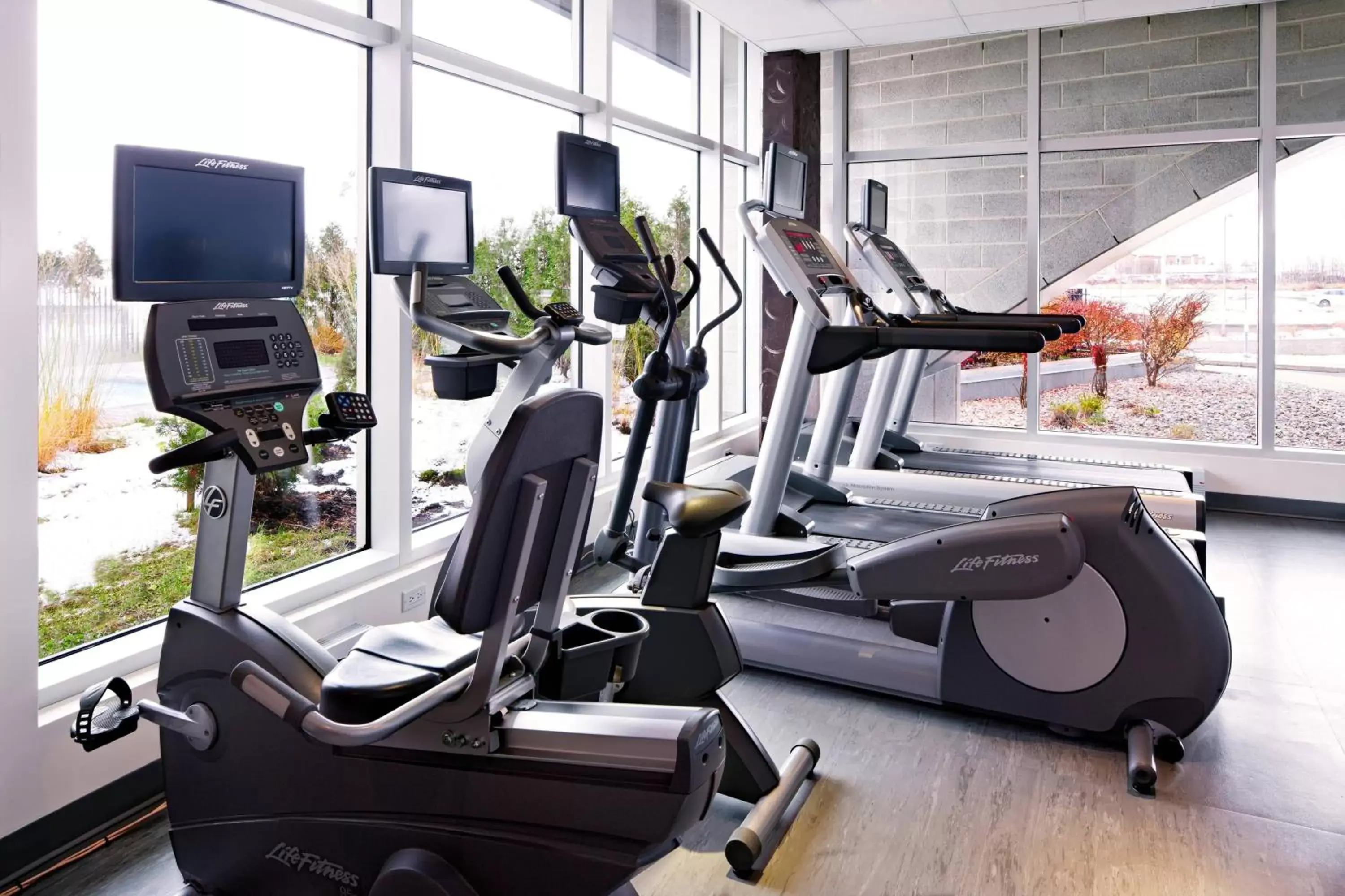 Fitness centre/facilities, Fitness Center/Facilities in Four Points by Sheraton Lévis Convention Centre