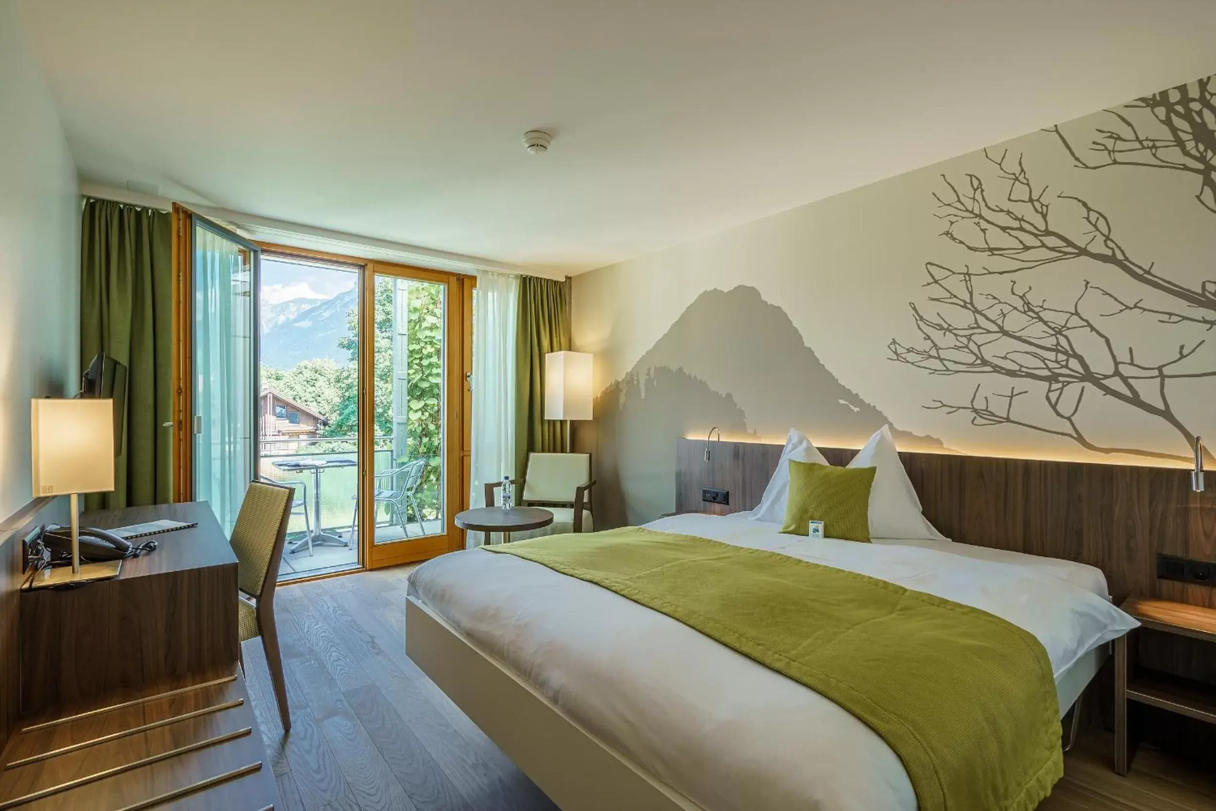 Balcony/Terrace, Bed in Hotel Artos Interlaken