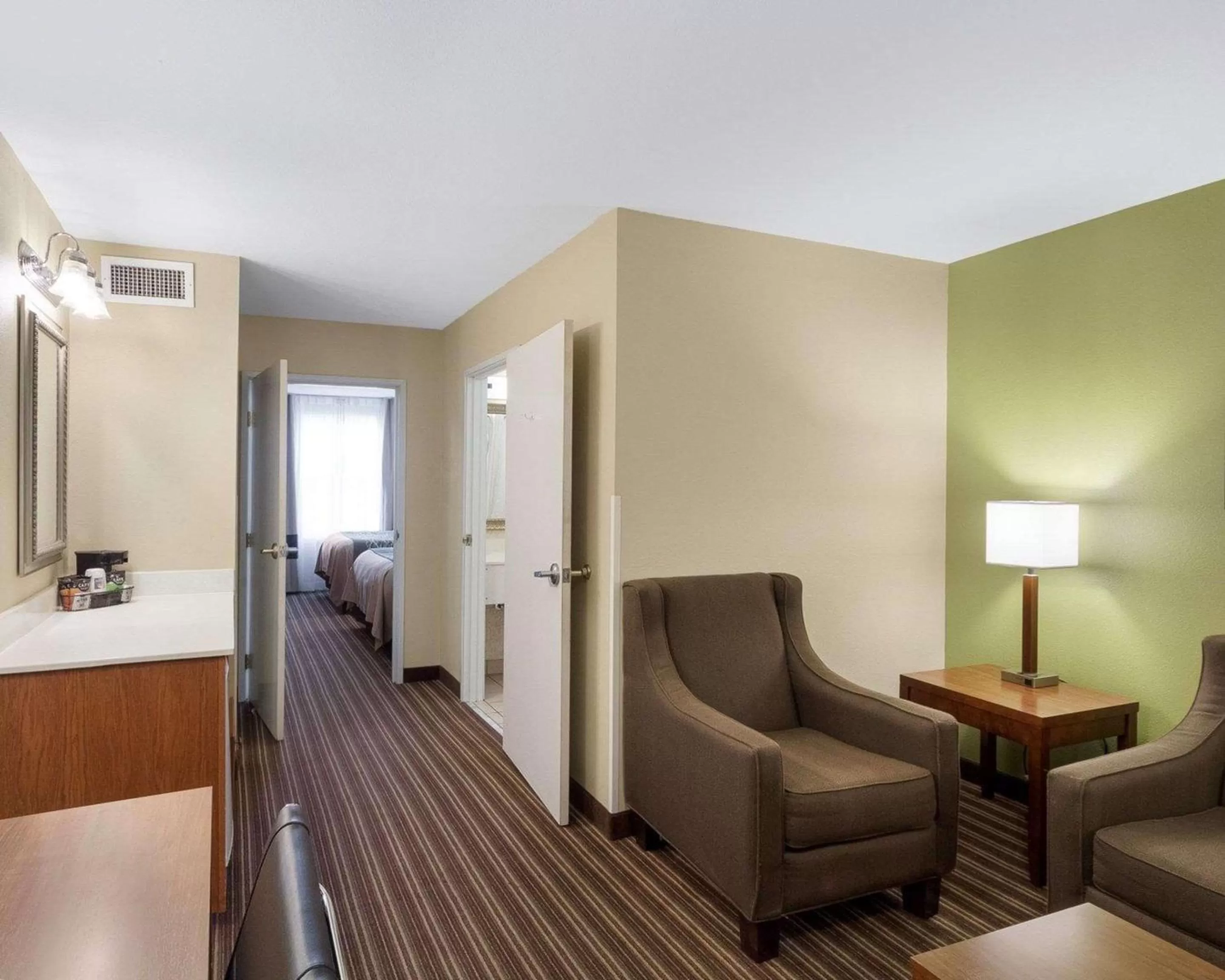 Photo of the whole room in Comfort Inn & Suites Fayetteville-University Area